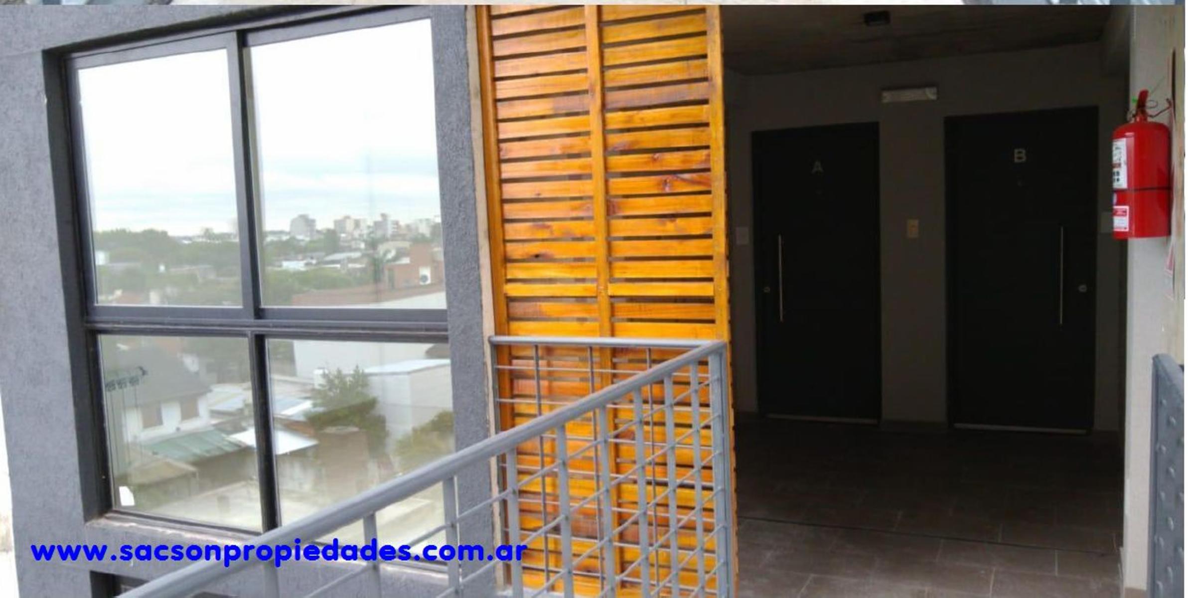 GRAL. SUCRE al 500 · Morón — foto 10
