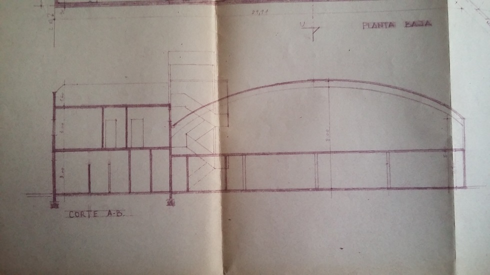 Jose L. Suarez - Galpon 220 M2 sobre lote 408 M2 -  Zona industrial.