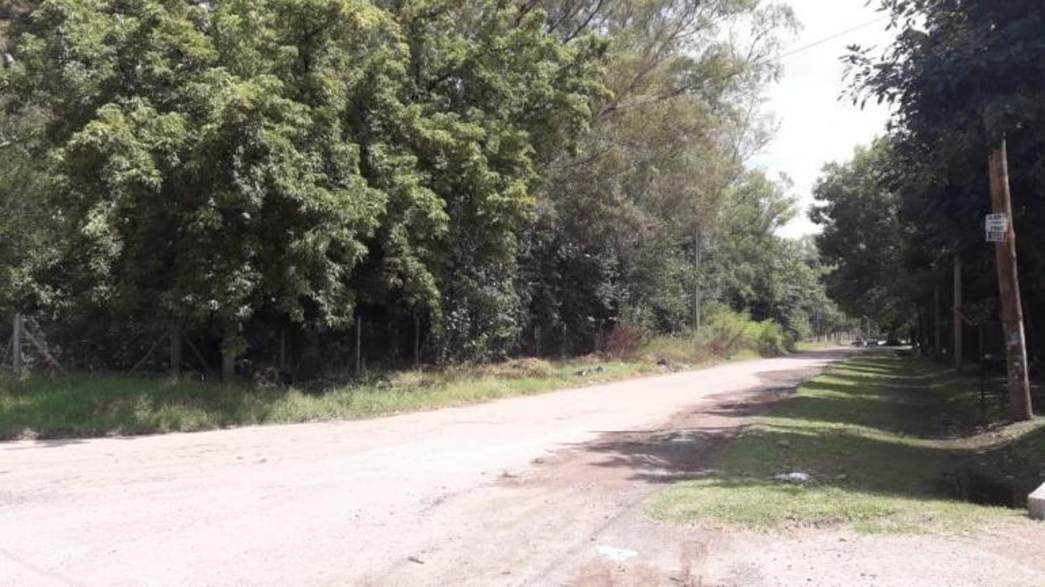 VENTA DE EXCELENTE TERRENO - CON POSIBILIDAD DE CONSTRUIR - APTO PARA SUBDIVISIÓN - 1700 MTS2 - EXCELENTE OPORTUNIDAD PARA EMPRENDEDORES  - ZONA DE CASA QUINTAS