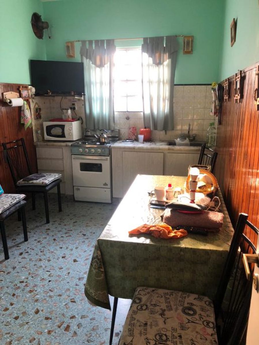 R. Amato 1281 · Morón — foto 13