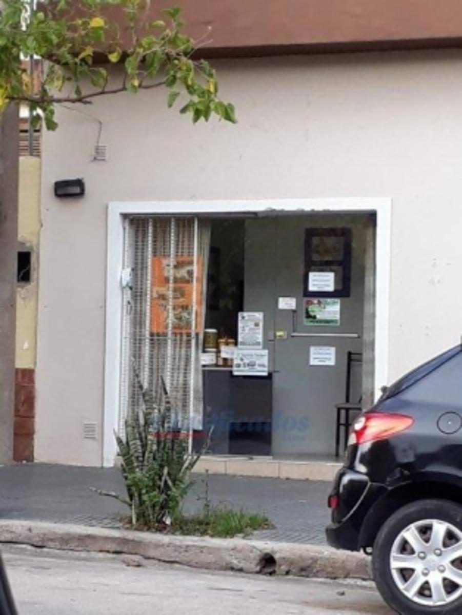 VENDO LOCAL BARRIO PUEYRREDON DAVID LUQUE 1056