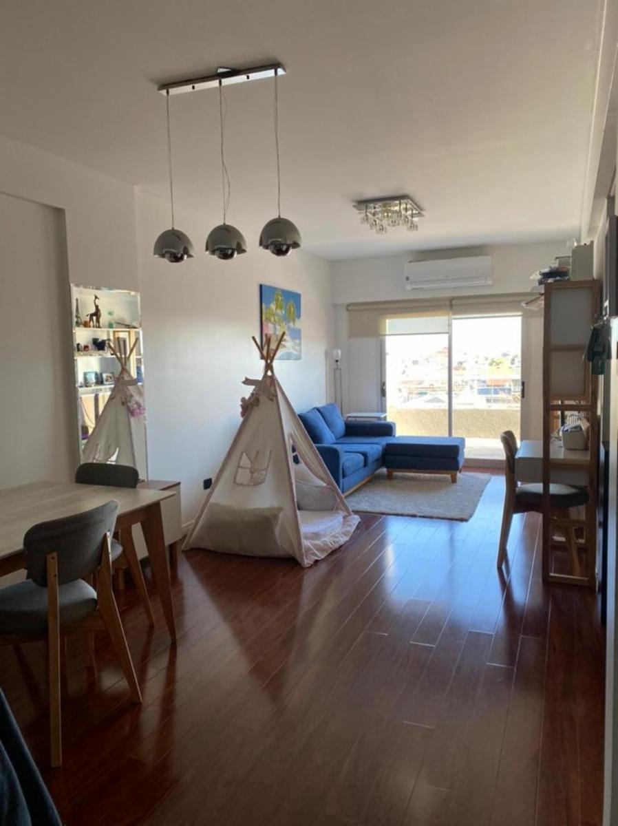 3 AMBIENTES CON 2 COCHERAS CUBIERTAS , CON BALCON ATERRAZADO AL FRENTE 75 M2 MAS BALCON