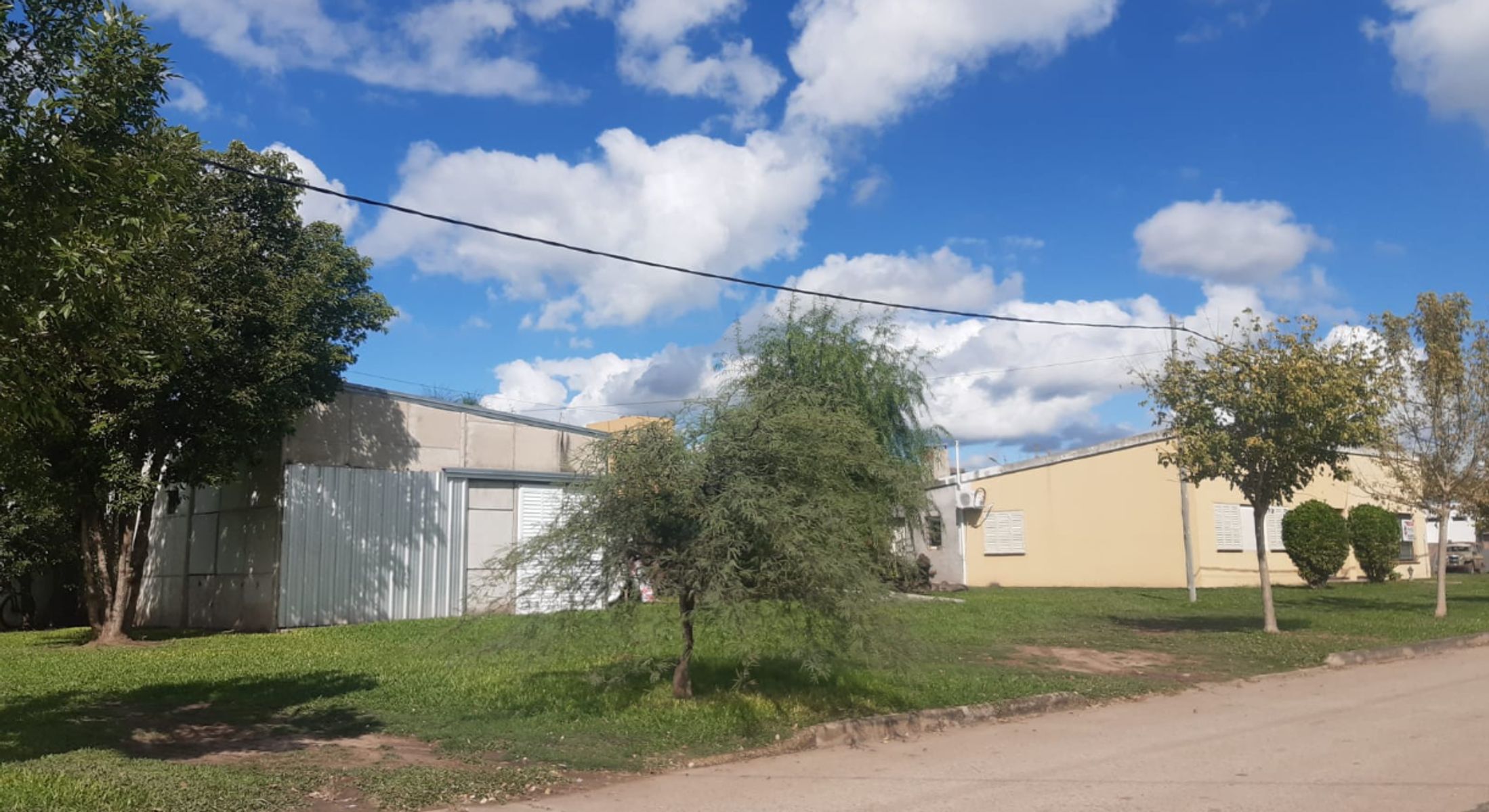 Terreno con casa en Construcción. Progreso Pueblo