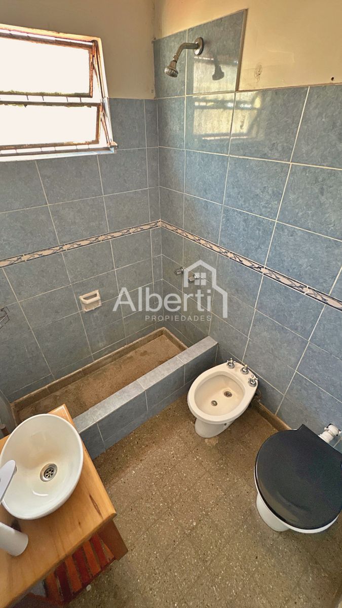 Remedios de Escalada de San Martín 373 · Morón — foto 13