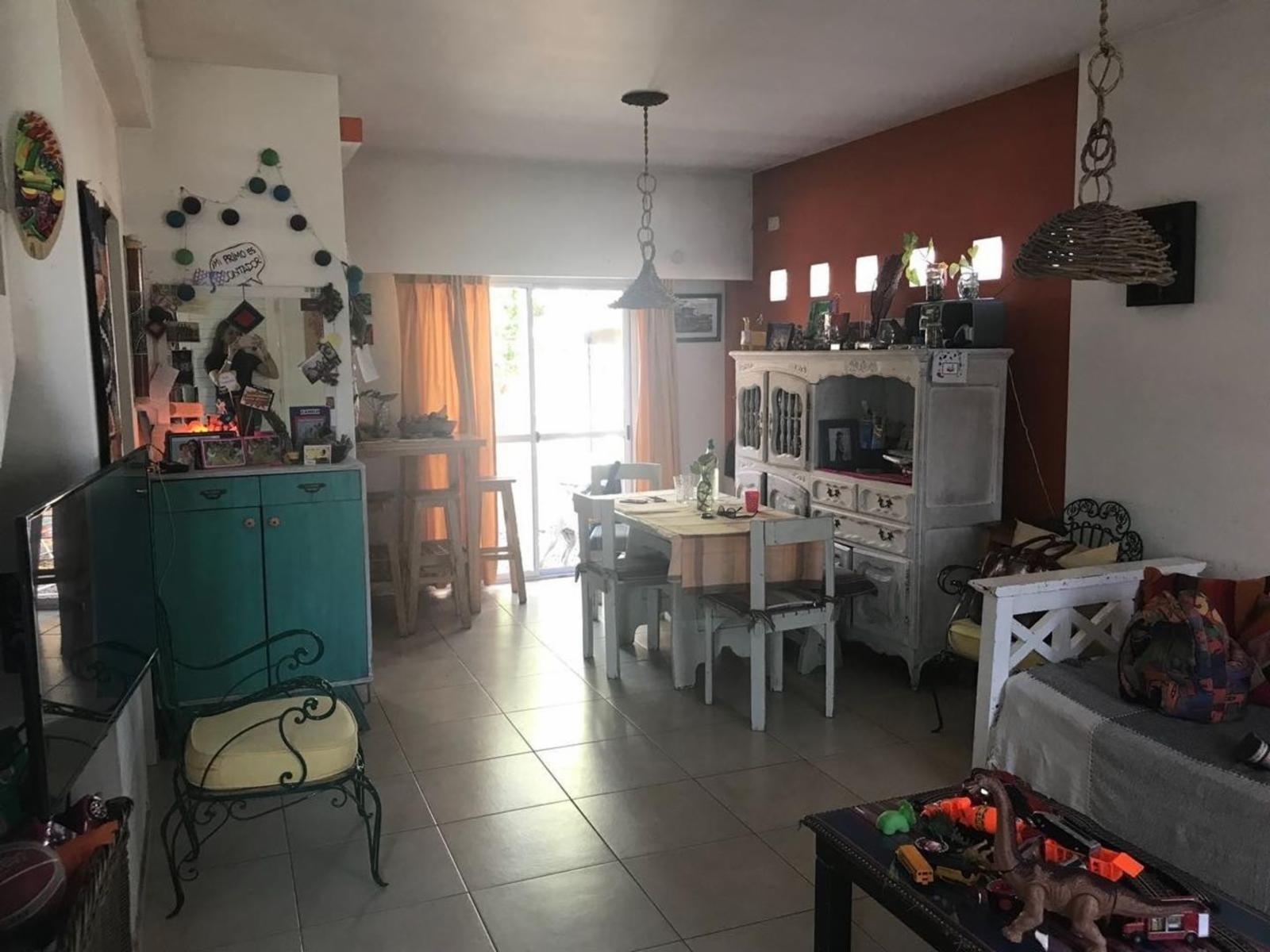 Anatole France · Morón — foto 4
