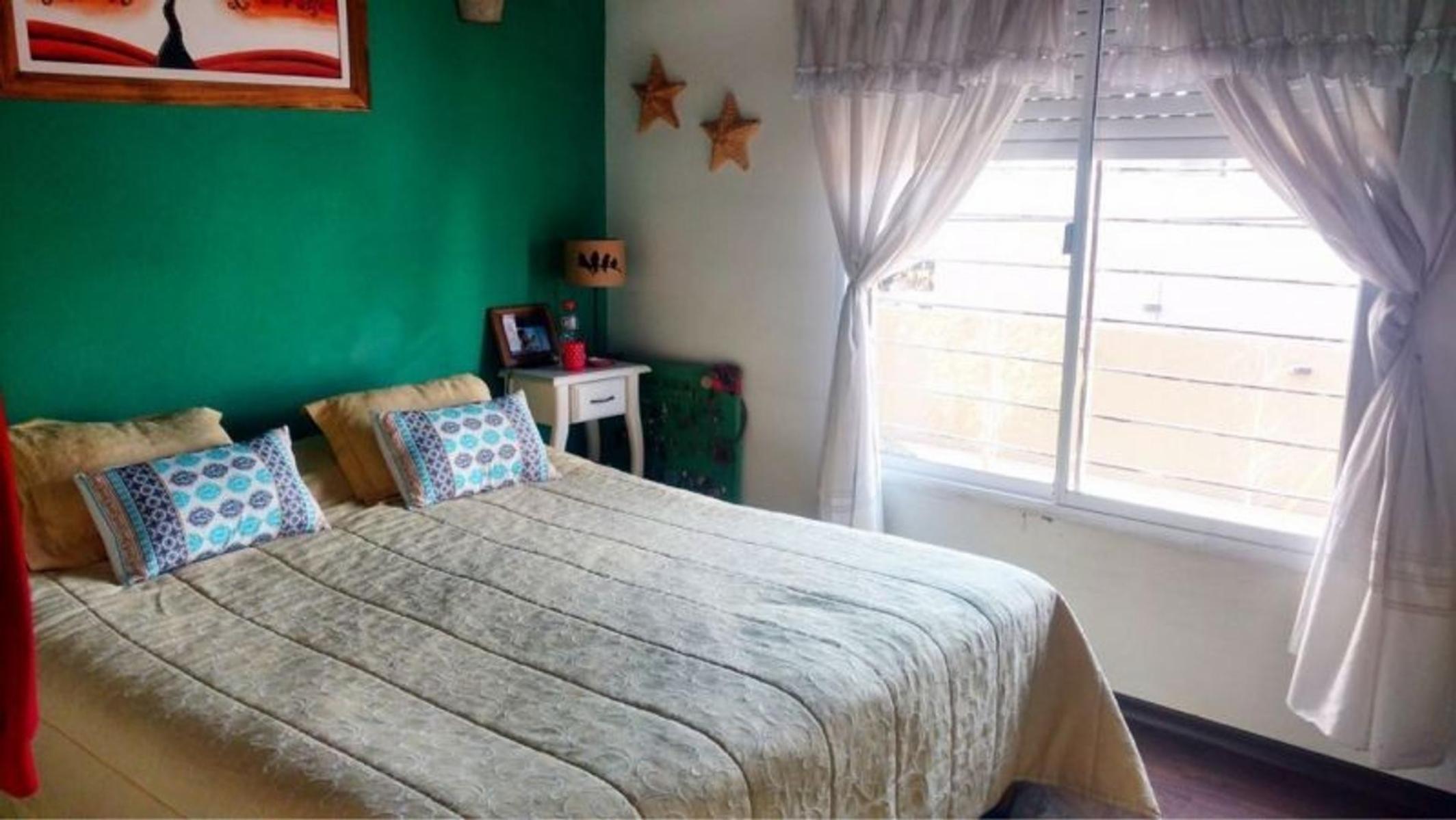 Anatole France · Morón — foto 8