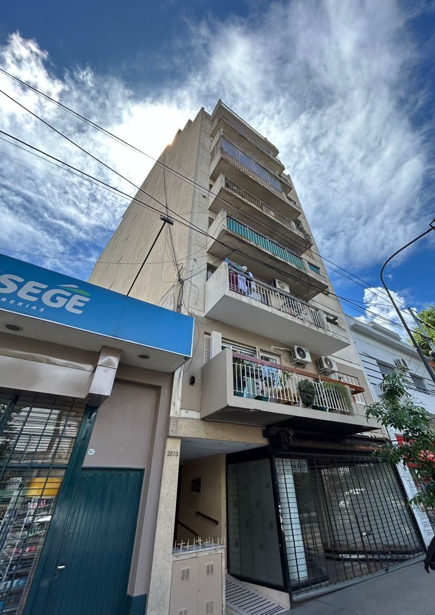 3 ambientes sobre Av. Gaona 2600, Villa Gral. Mitre