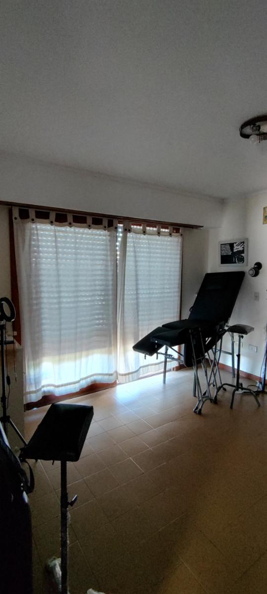 VENDO CASA Y DEPTOS (CALLE 65 ESQ 12) NECOCHEA · Necochea — foto 12