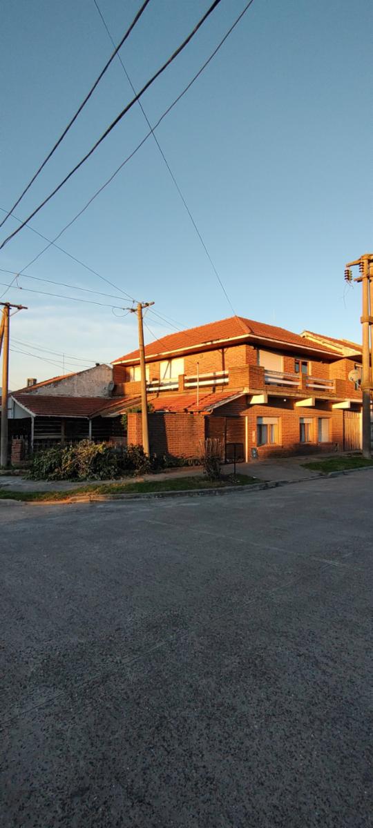 VENDO CASA Y DEPTOS (CALLE 65 ESQ 12) NECOCHEA · Necochea — foto 29