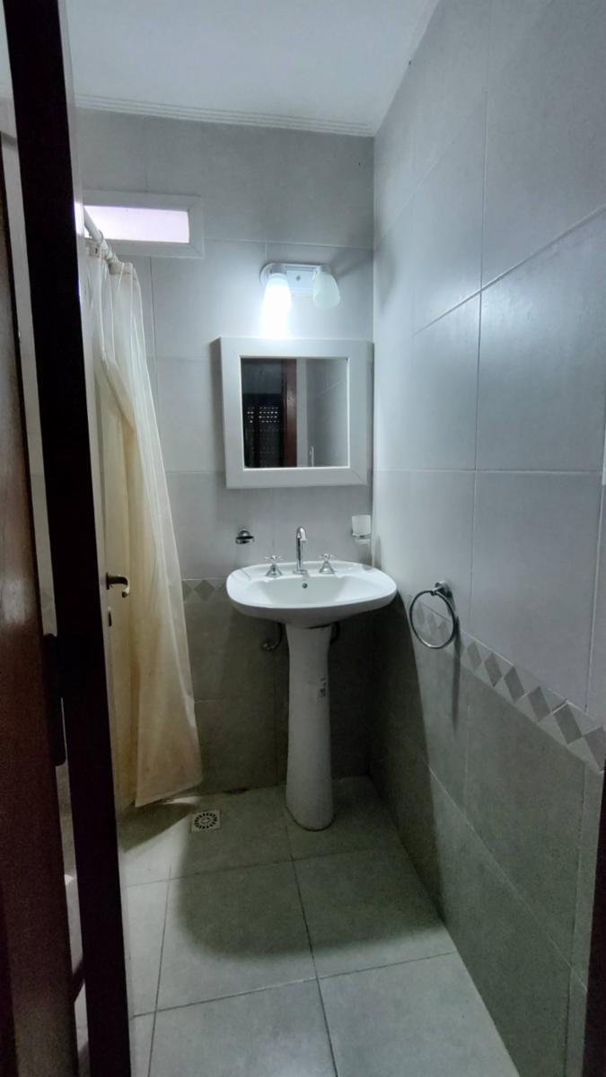 VENDO CASA Y DEPTOS (CALLE 65 ESQ 12) NECOCHEA · Necochea — foto 39