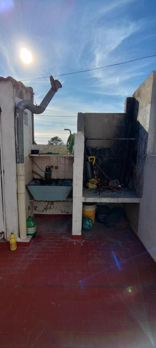 VENDO CASA Y DEPTOS (CALLE 65 ESQ 12) NECOCHEA · Necochea — foto 6