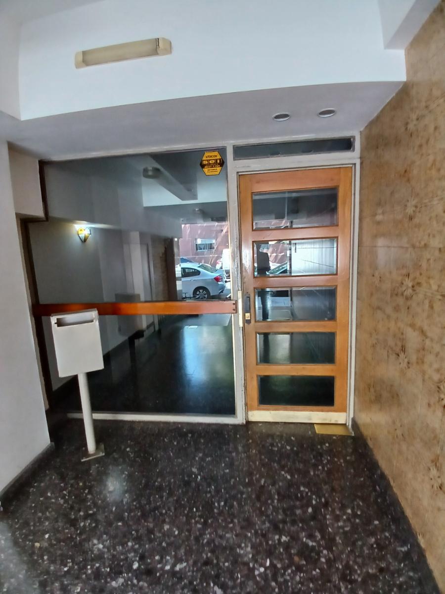 C/COCHERA CUBTA. HERMOSO 2 AMB.LAT. VISTA ABTA. TODO SOL HECHO TOT. A NVO. EN LO MEJOR DE URQUIZA