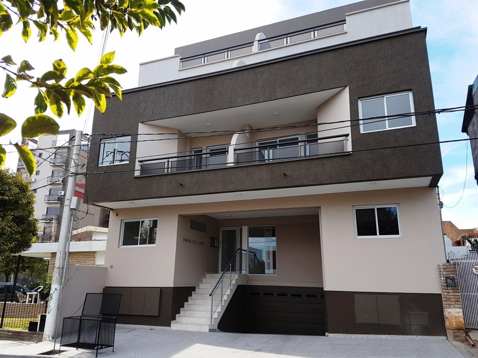 MUY LINDO DEPARTAMENTO EN VENTA EN CARLOS PAZ, EN EDIFICIO FINCAS DEL LAGO 1, 2 DORMITORIOS