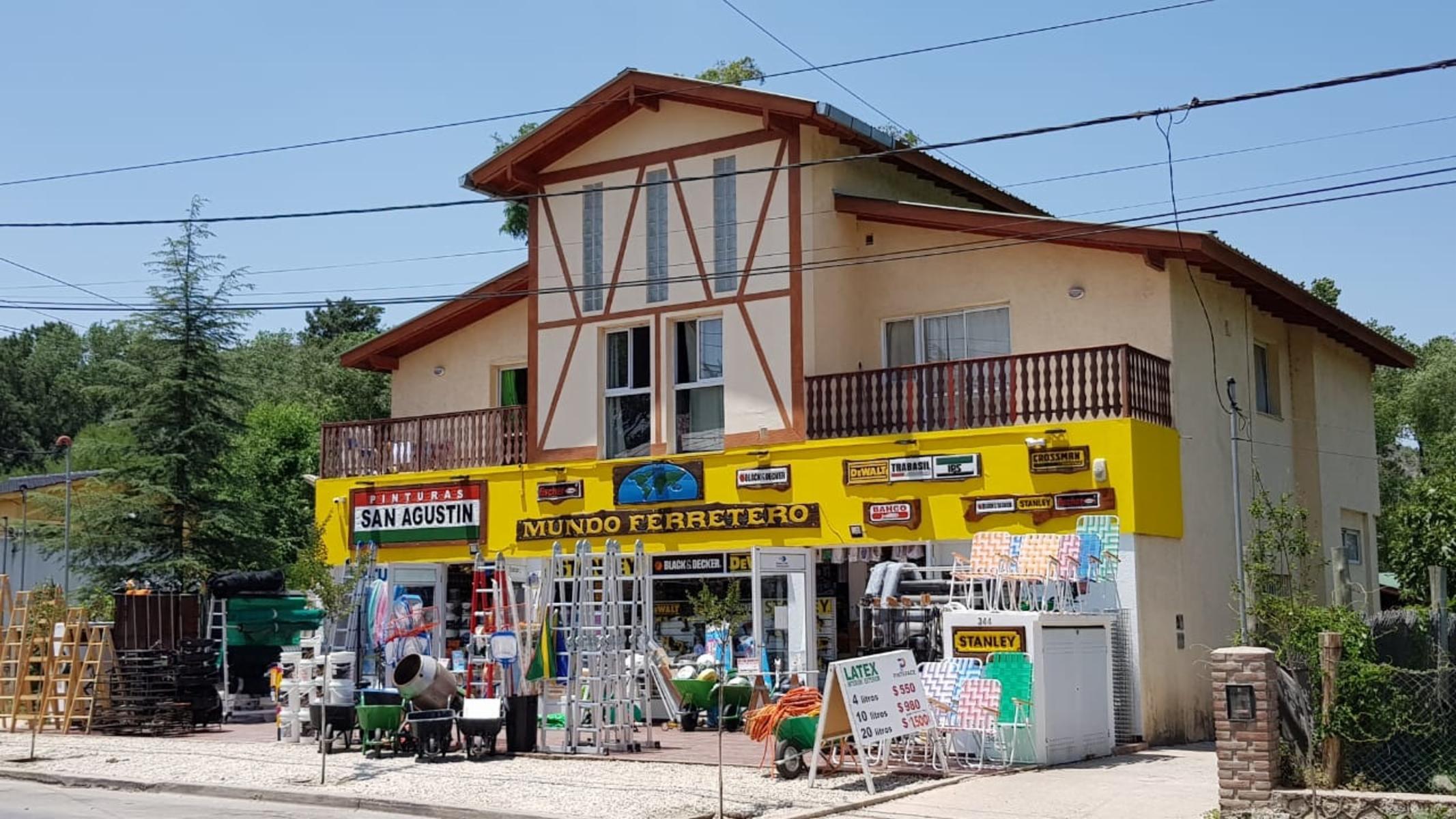Complejo de locales, departamentos y vivienda en venta