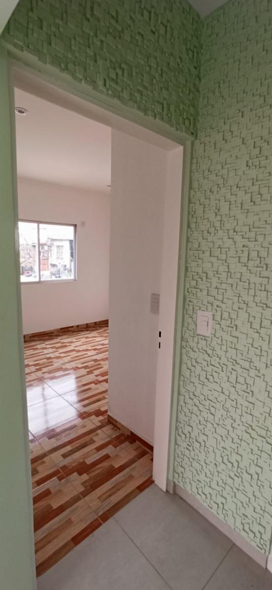 JULIAN LAGOS 1900 · Lanús — foto 23