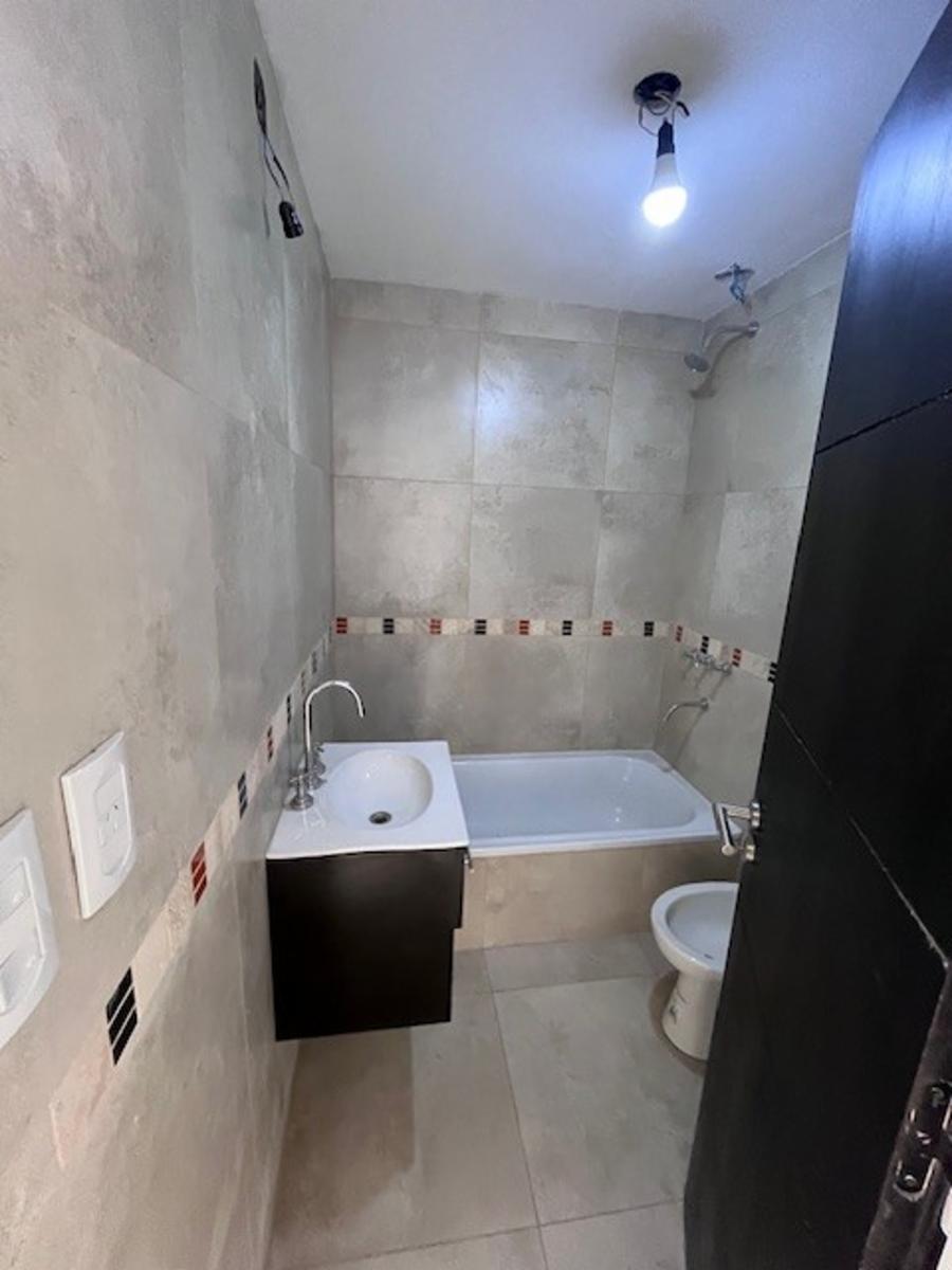 Almirante Brown 2973 · Lomas De Zamora — foto 13