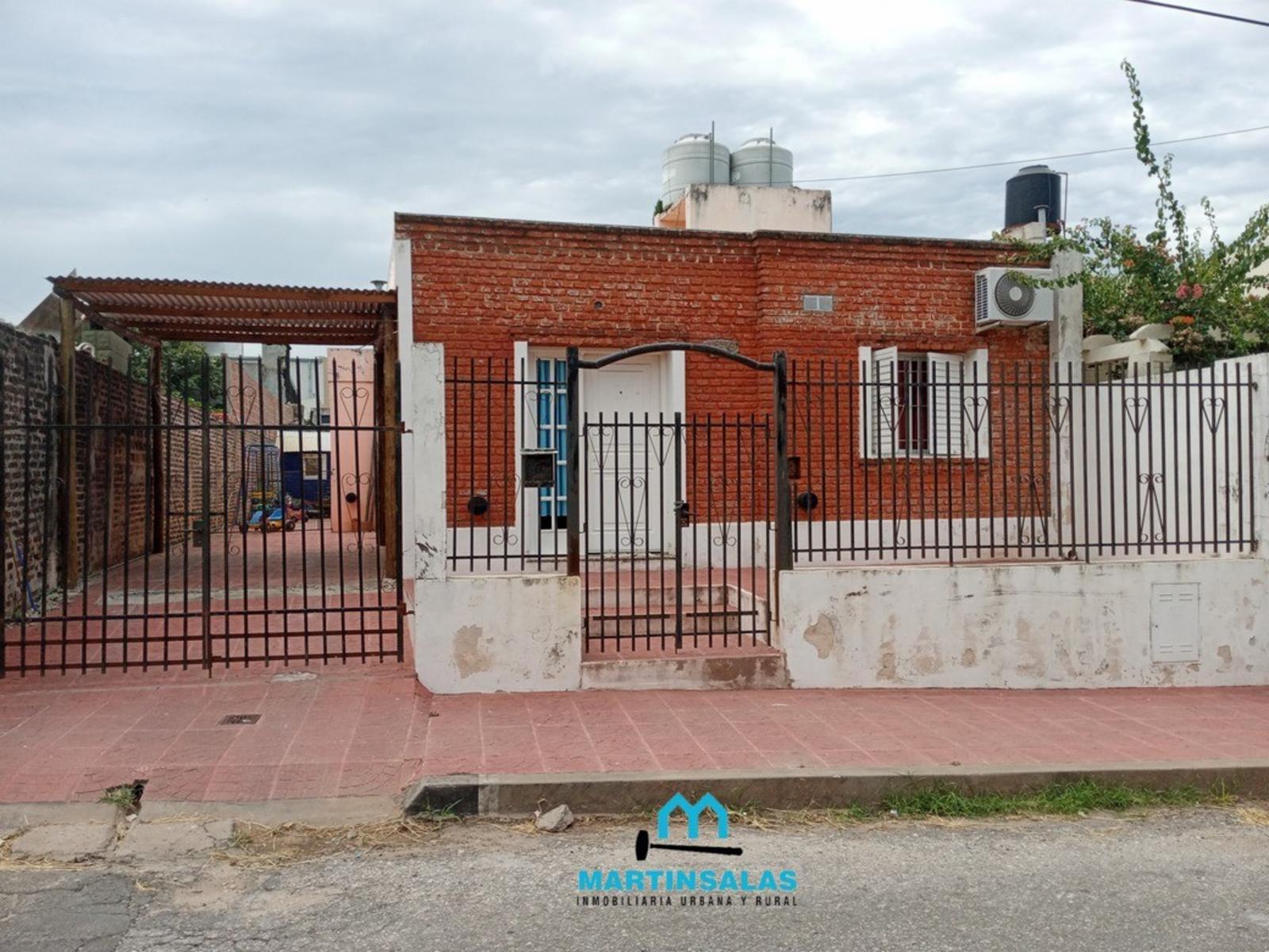 AMPLIA PROPIEDAD SOBRE CALLE CHACABUCO