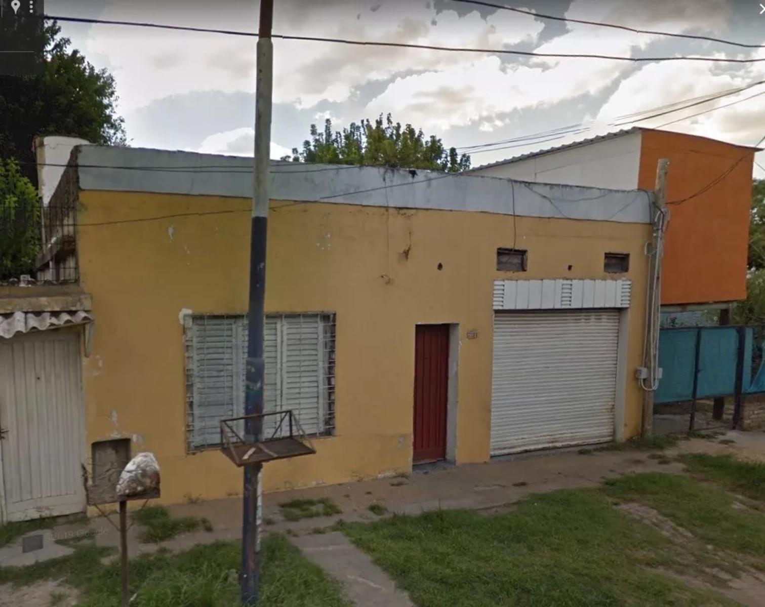 Oportunidad de Remate Judicial - 2 Casas a 15 cuadras Centro Moreno