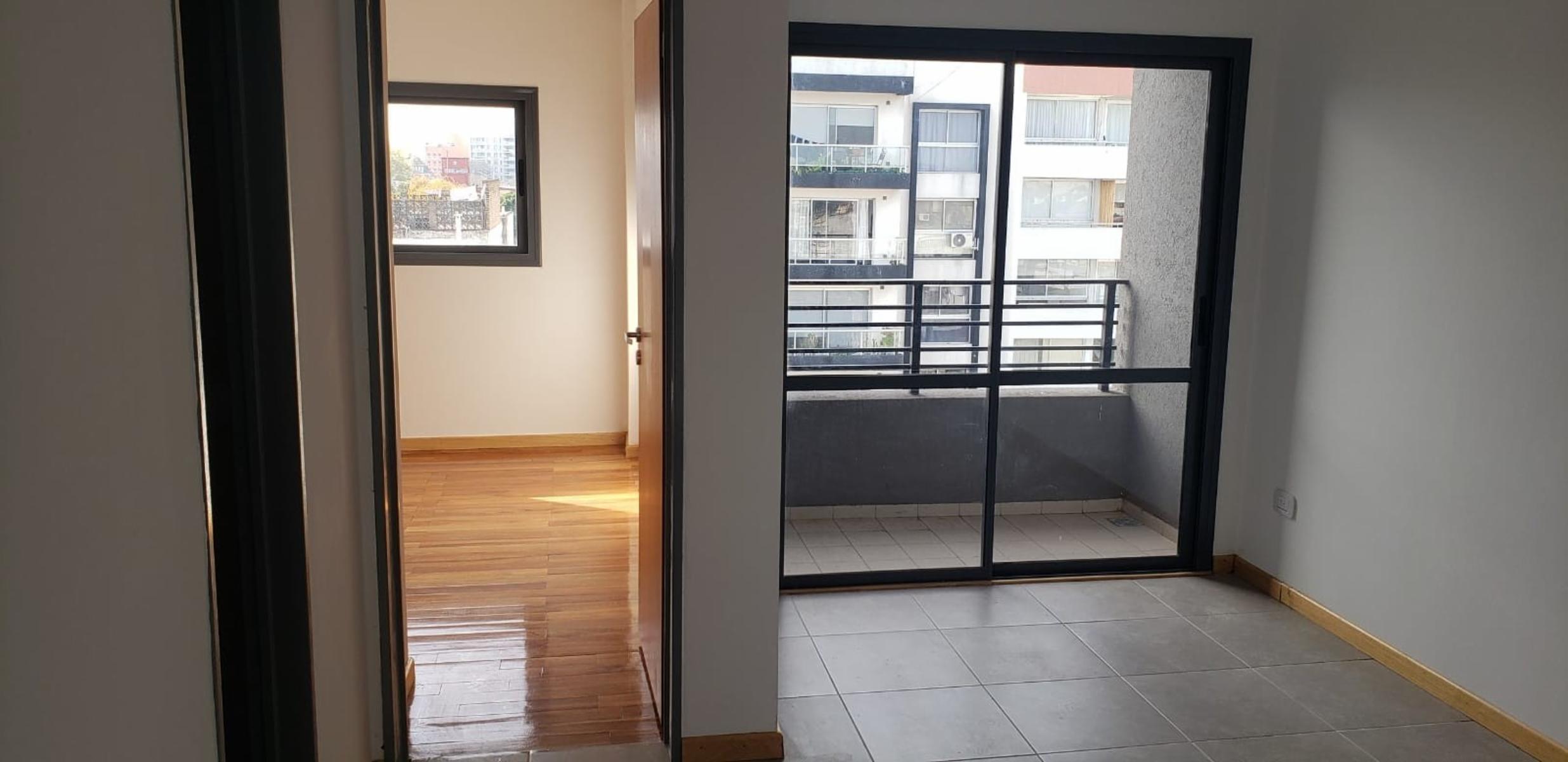 Avenida Pte. Peron 2100 · Morón — foto 12