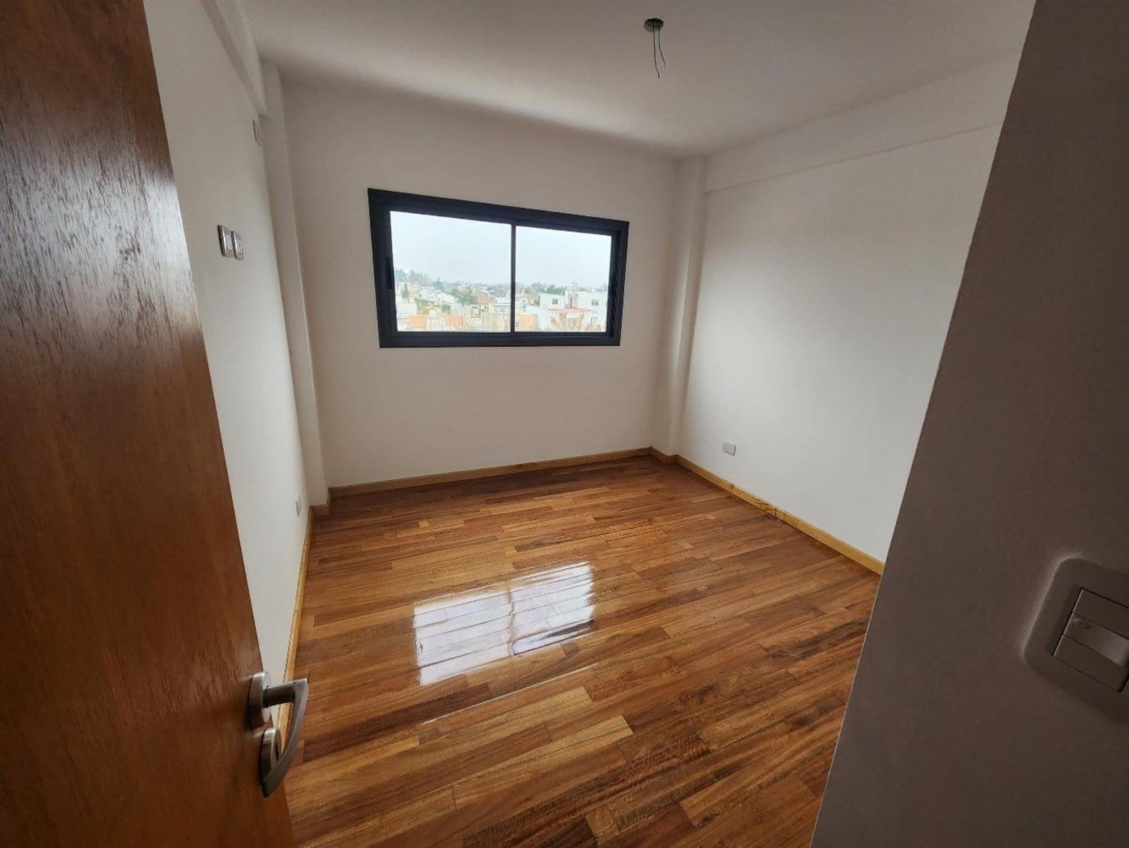 Avenida Pte. Peron 2100 · Morón — foto 8