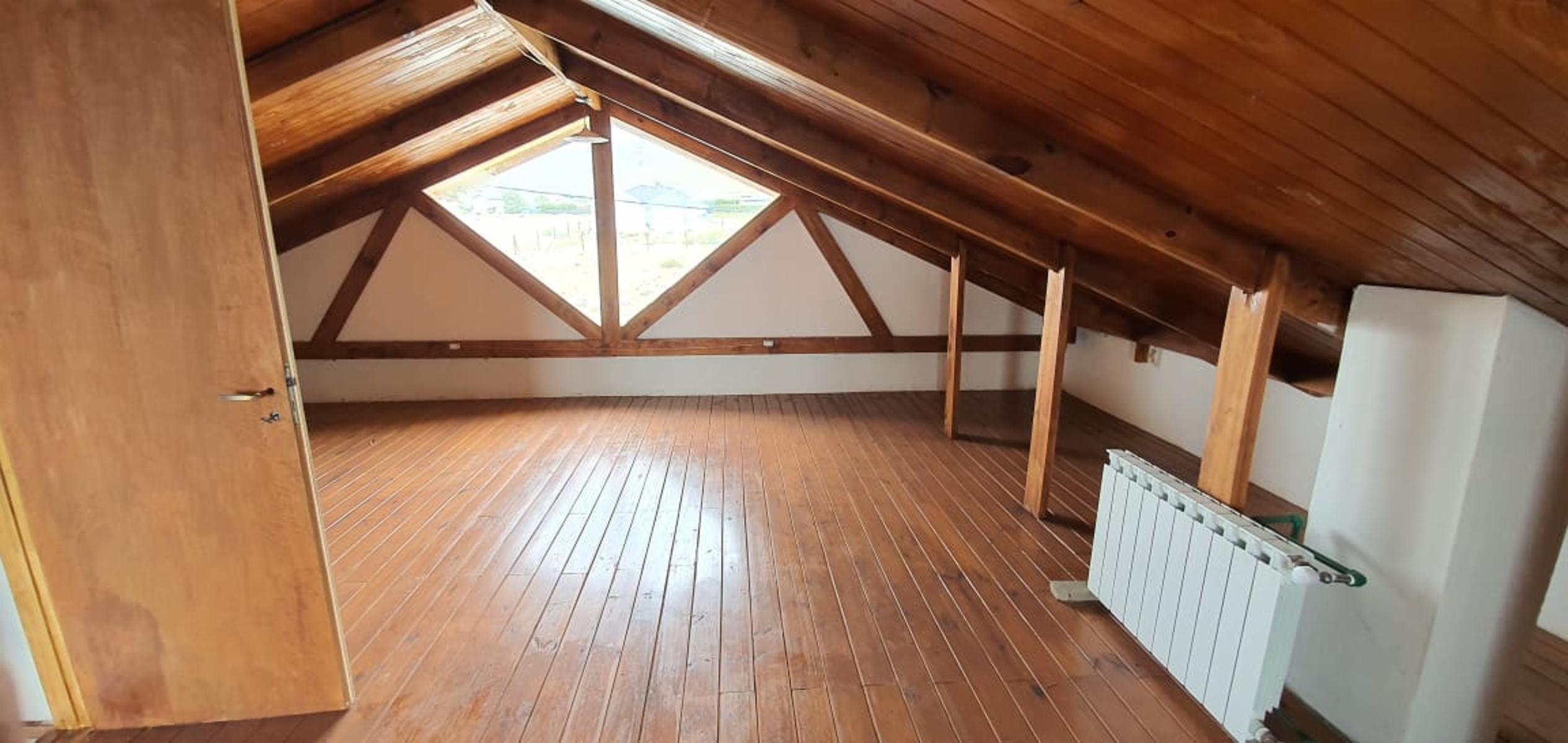 Excelente Casa en B° Villa Parque los Glaciares, visuales paisajisticas únicas.