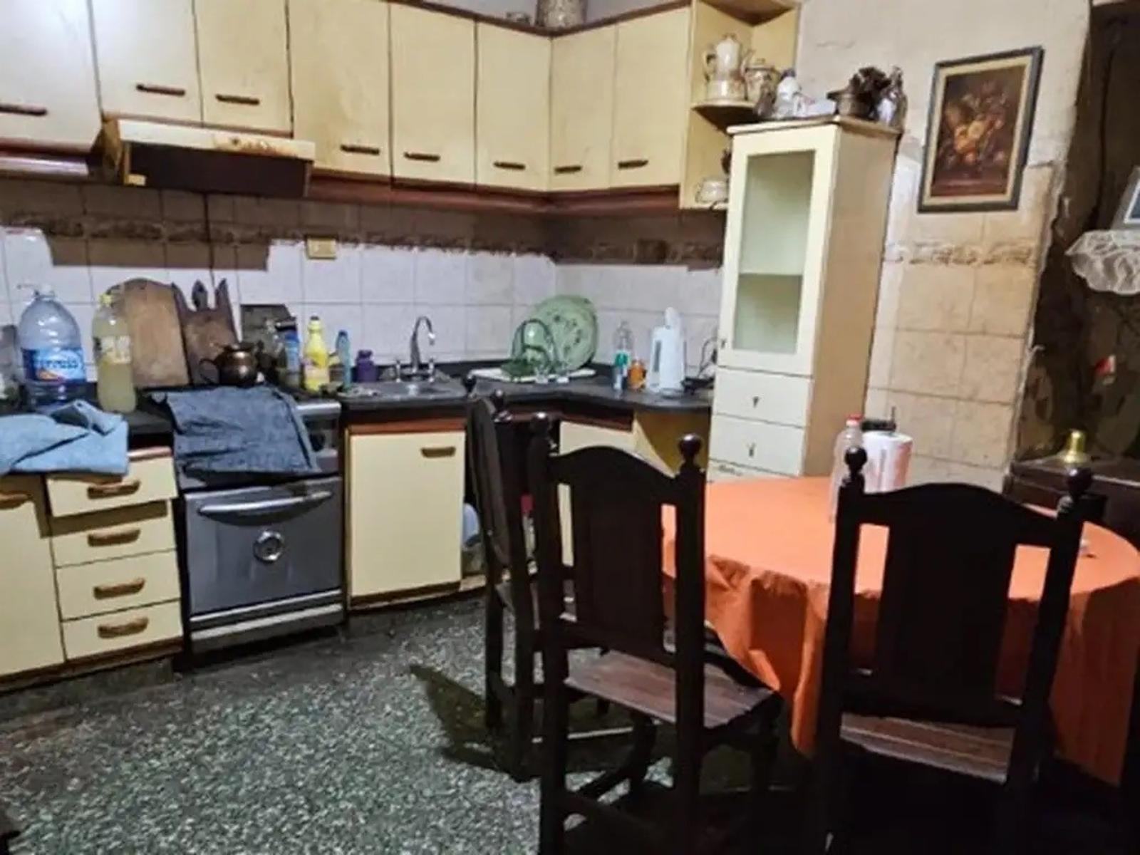 VENTA - CASA 3 AMB. EXCELENTE ZONA  CONSULTE