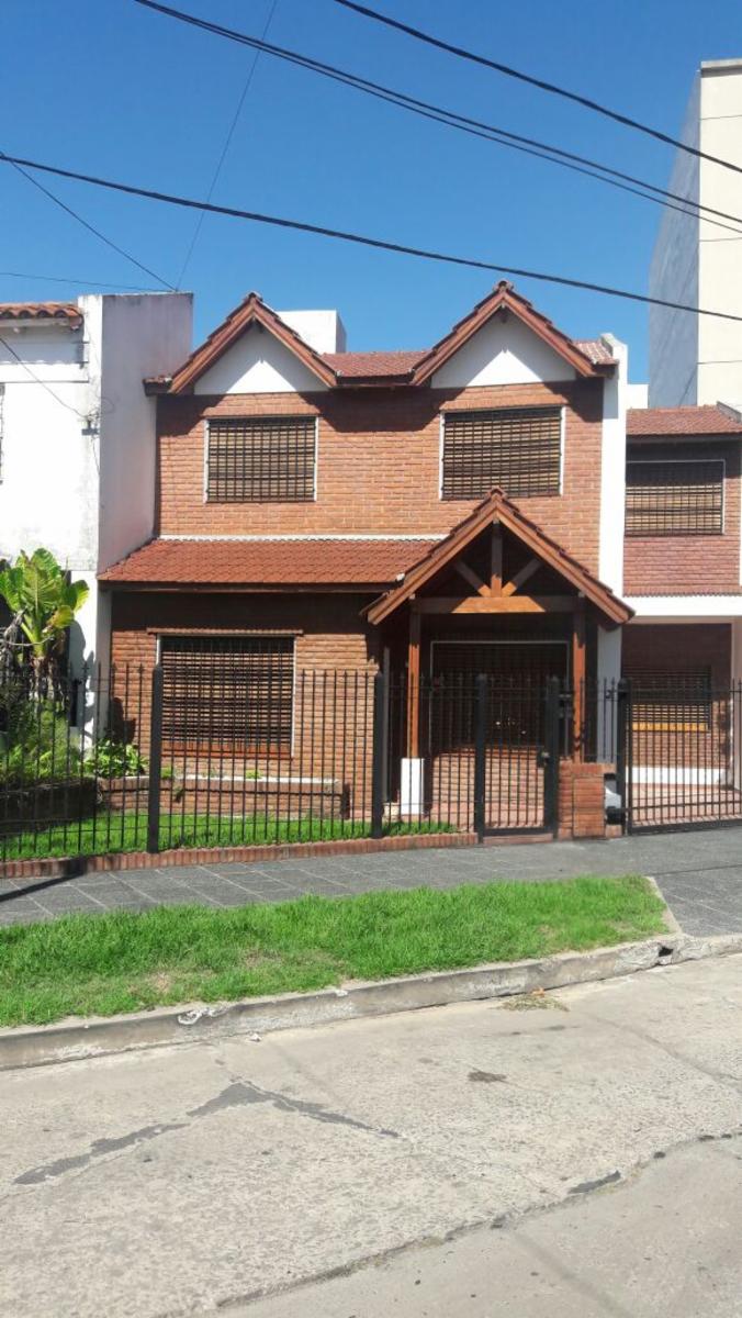 HAEDO. CHALET EXCELENTE 6 AMBIENTES. APTO CRÉDITO