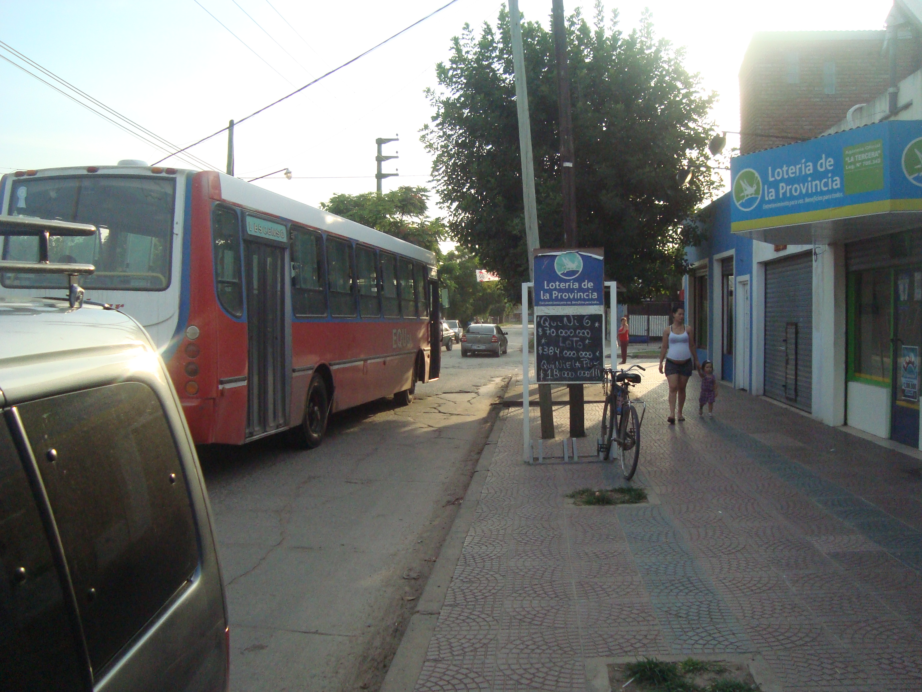 Essoin al 100 · Almirante Brown — foto 3