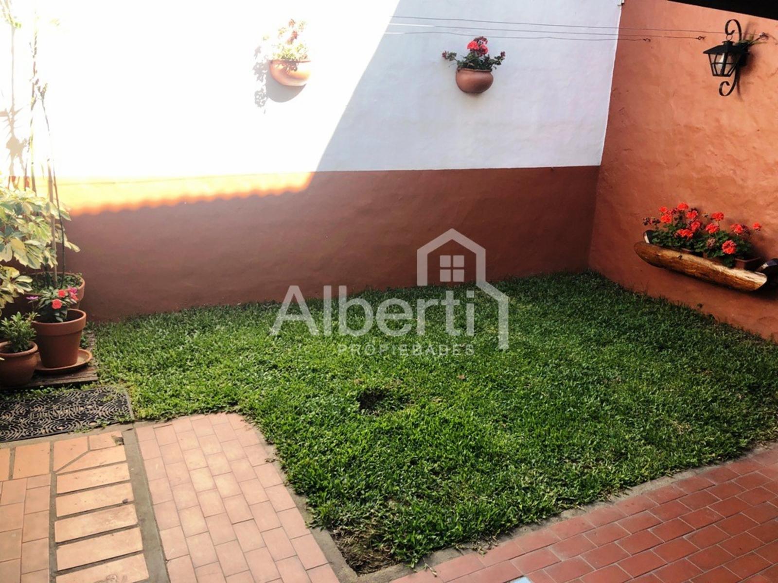 Flora al 900 · Morón — foto 18