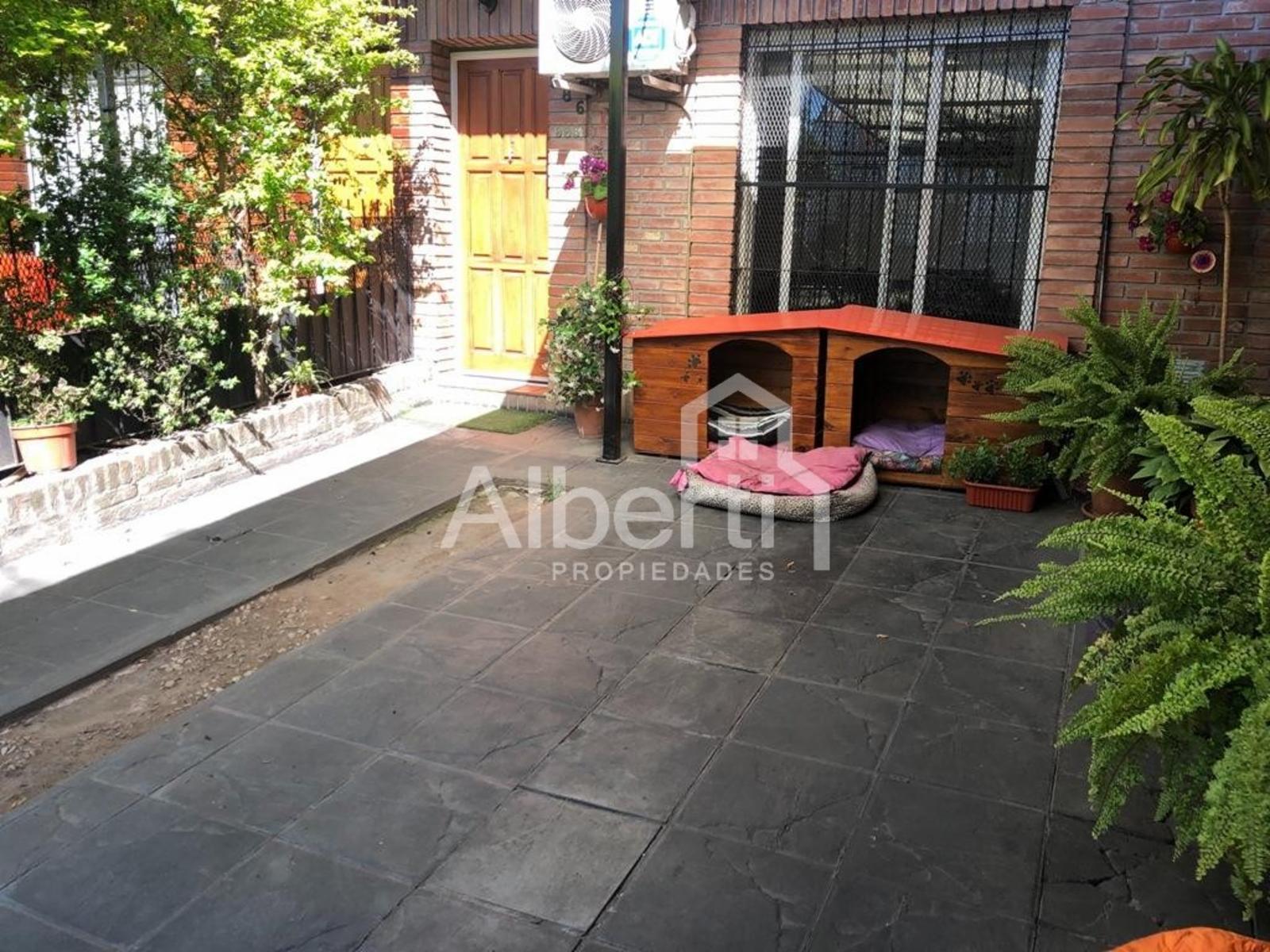 Flora al 900 · Morón — foto 3