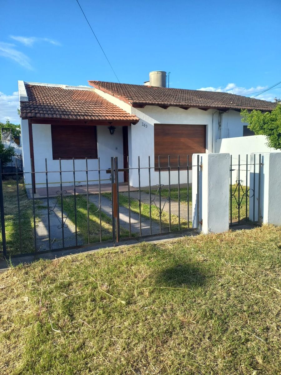 VENDO CASA EN MONTE HERMOSO