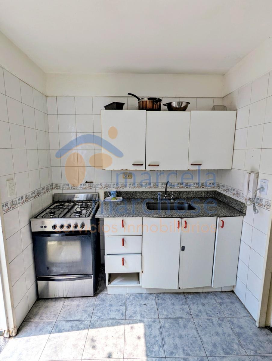 Cnel R L Falcón 3200 · Floresta — foto 5