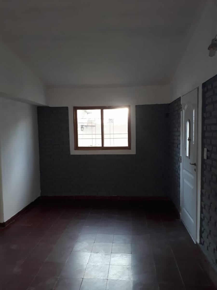 Av Fermin Romreo 200 · Junín — foto 3