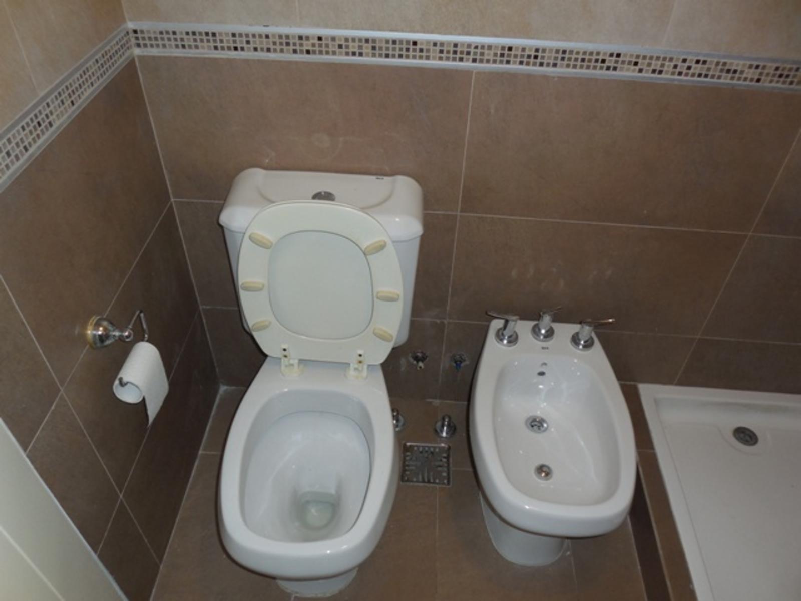 APTO CREDITO EXCELENTE DEPTO 1 AMBIENTE EN PLANTA BAJA PUEYRREDON 250 · Lomas De Zamora — foto 4