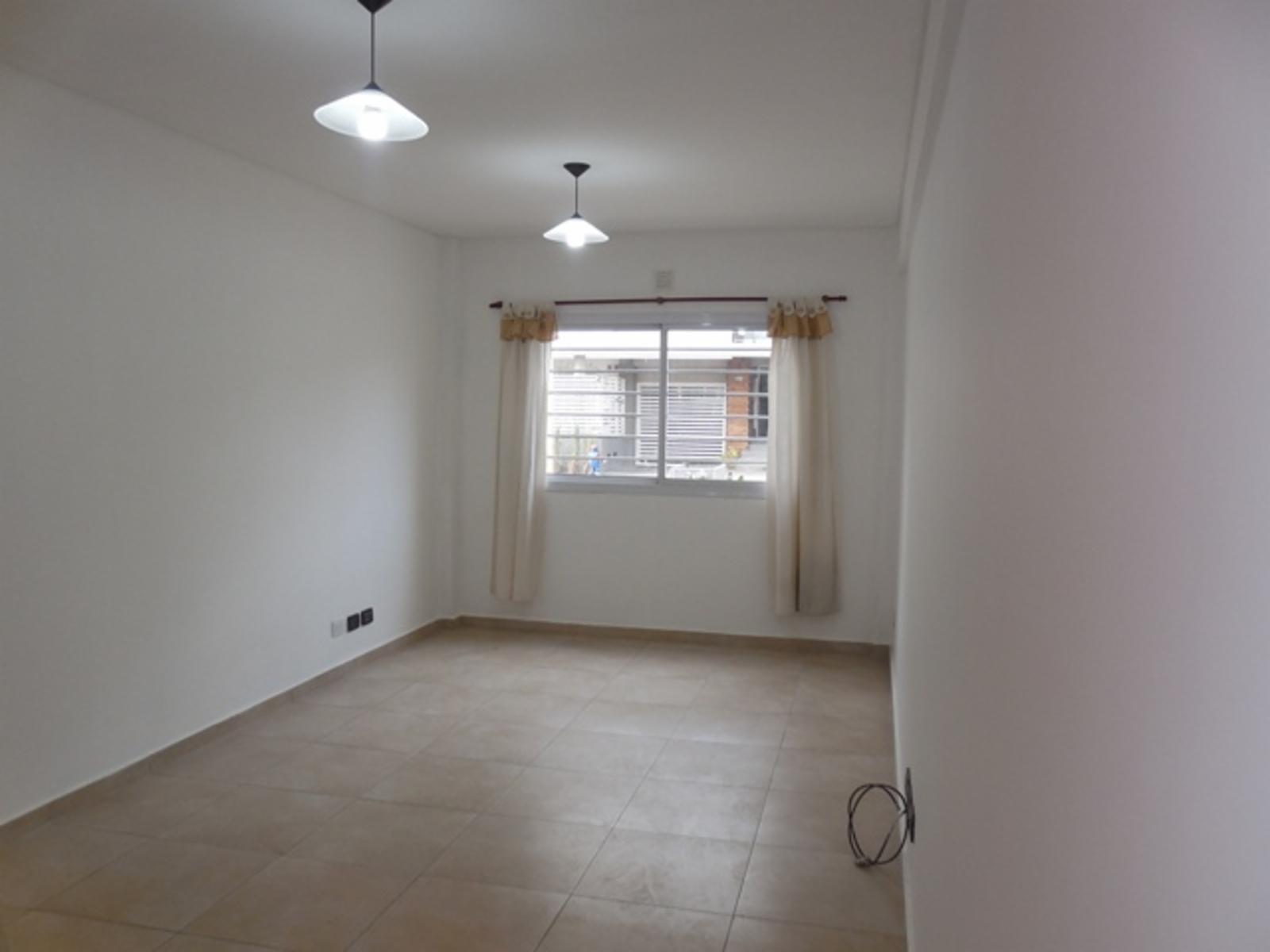 APTO CREDITO EXCELENTE DEPTO 1 AMBIENTE EN PLANTA BAJA PUEYRREDON 250 · Lomas De Zamora — foto 8