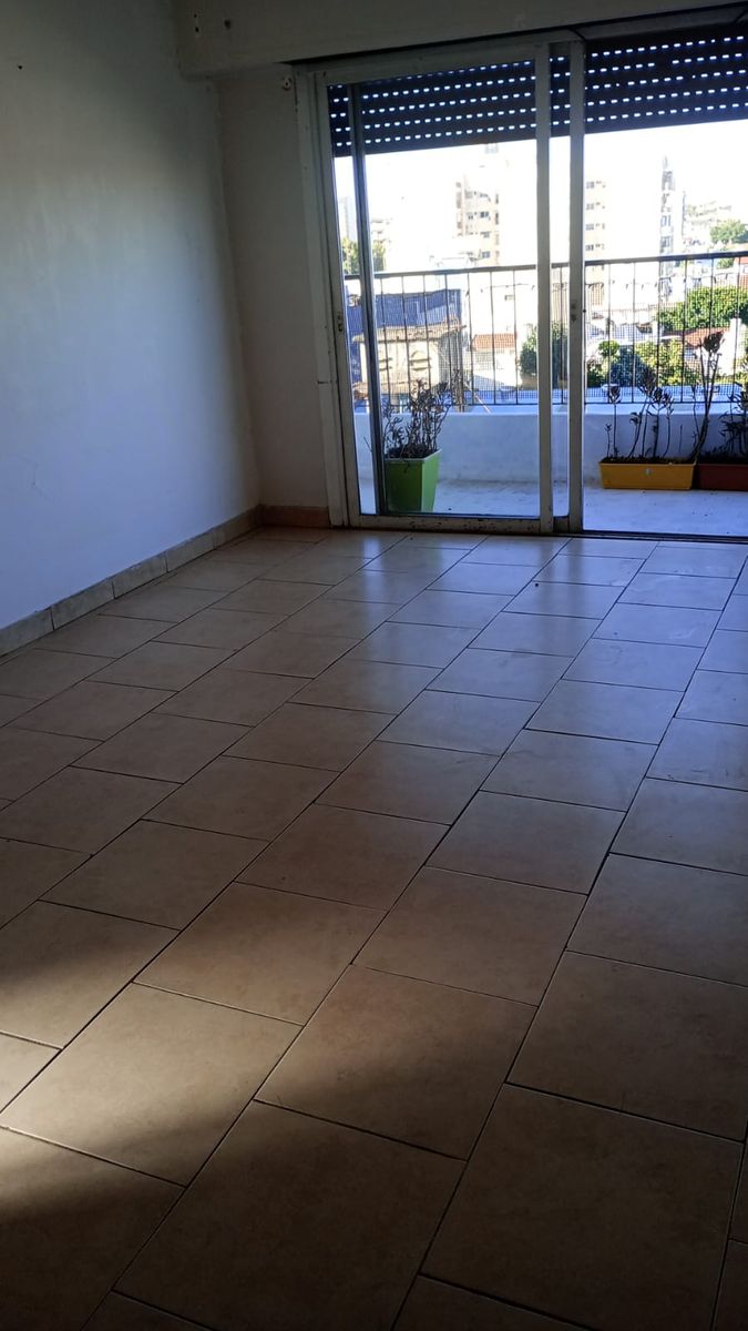 LARRAZABAL 1339 · Mataderos — foto 3
