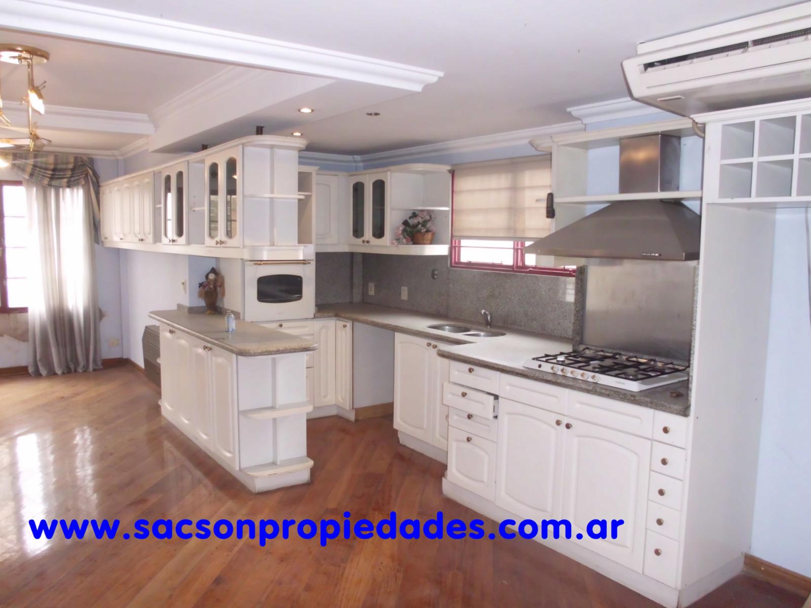Crisologo Larralde (ex Rauch) al 1100 · Morón — foto 10