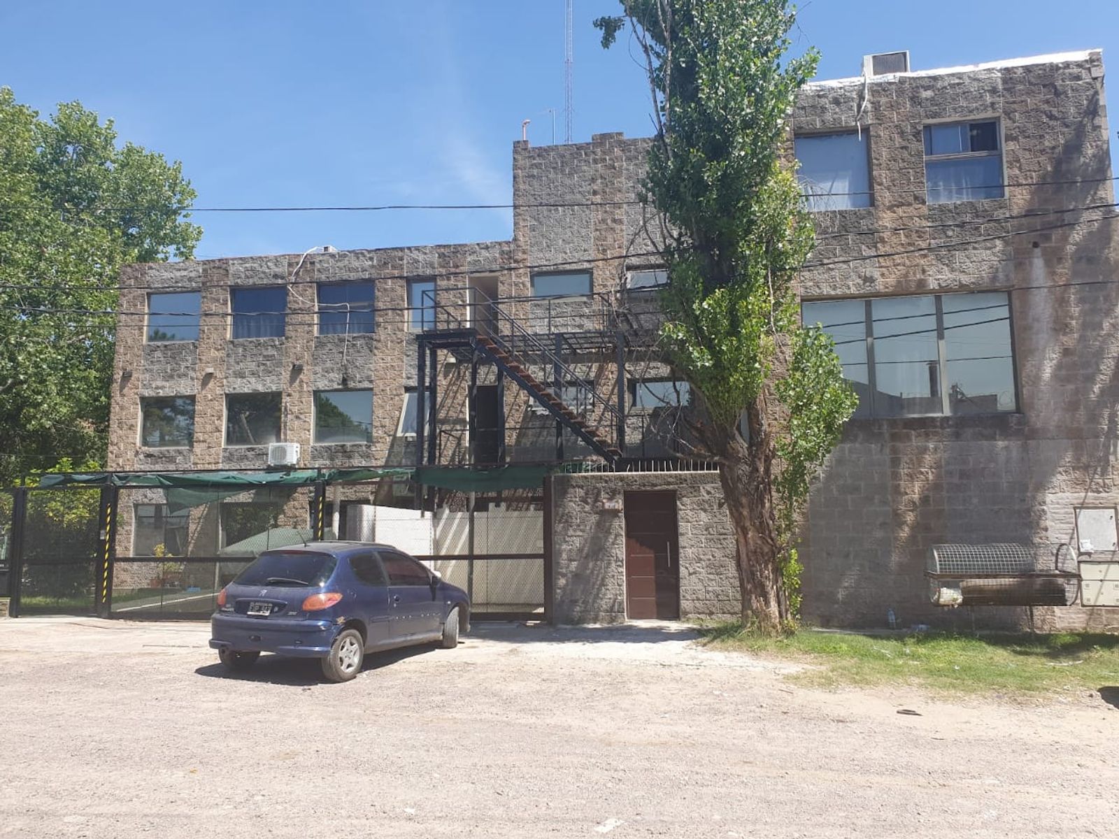 INDUSTRIA 1599 · Escobar — foto 3