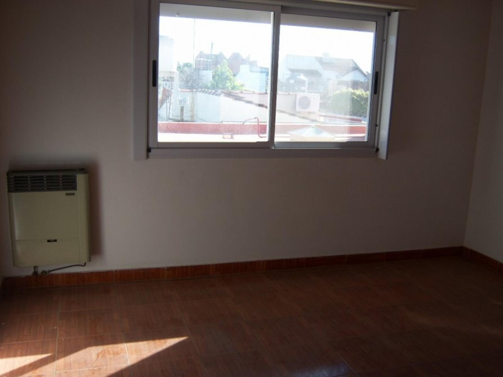 RIOBAMBA 2358 · Lomas De Zamora — foto 11