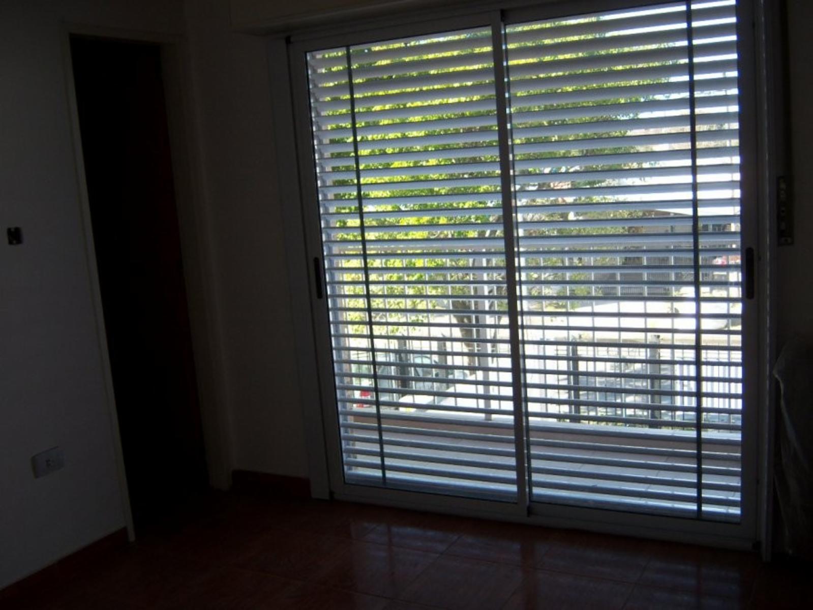 RIOBAMBA 2358 · Lomas De Zamora — foto 4