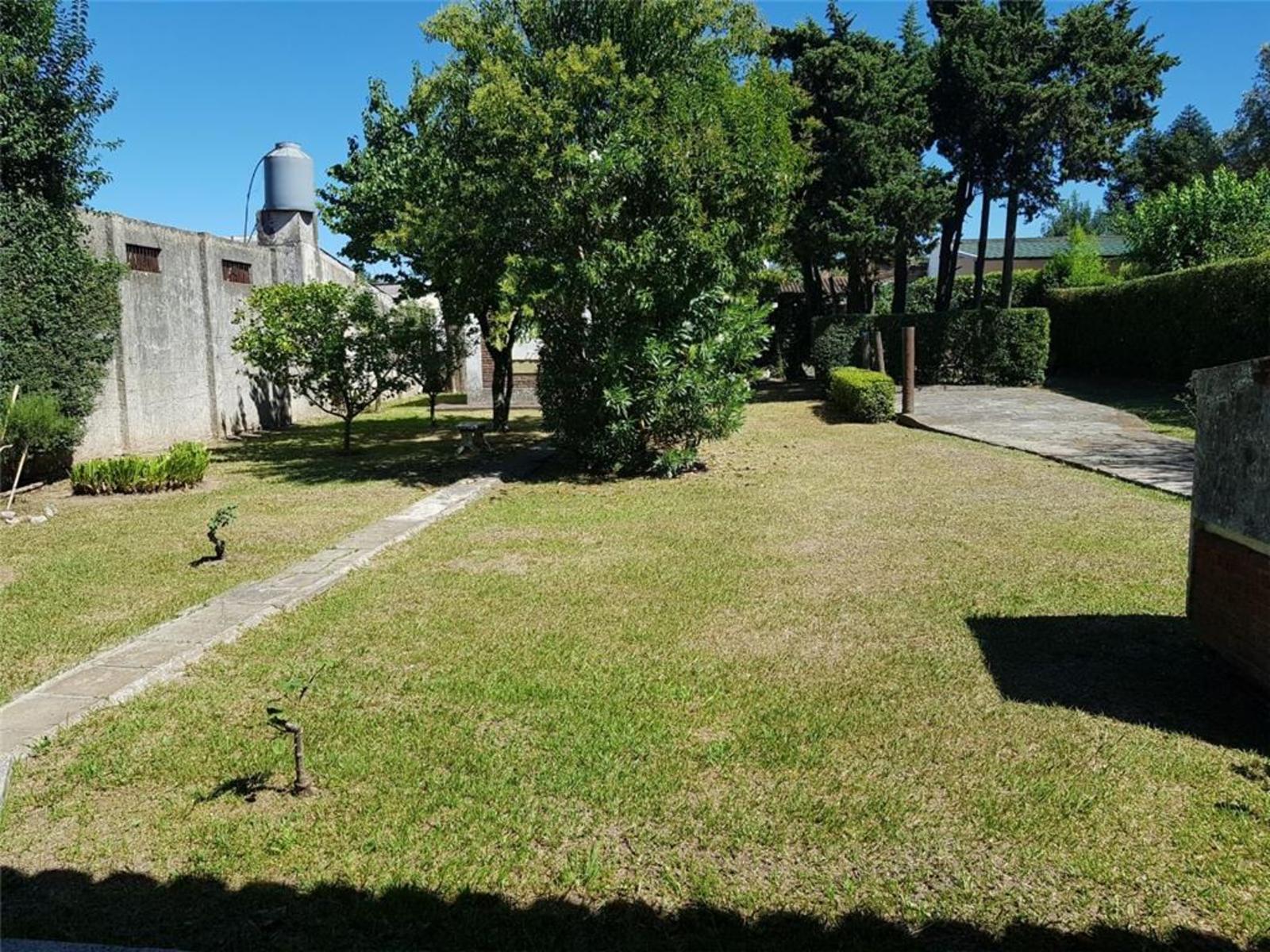 Intendente José Dastugue 2300. · Moreno — foto 11