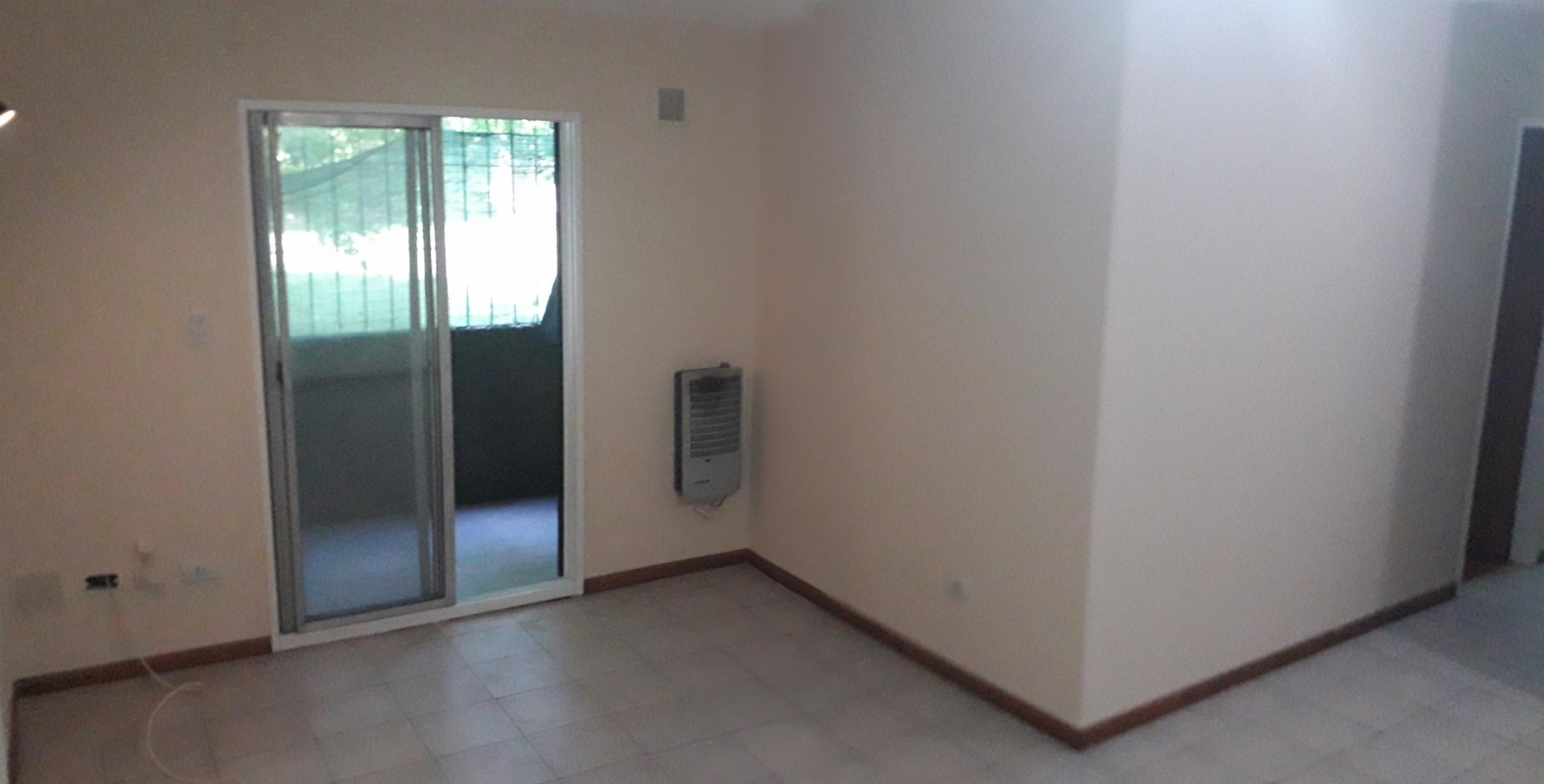 LONGCHAMPS - DEPARTAMENTO EN BARRIO UPCN PB