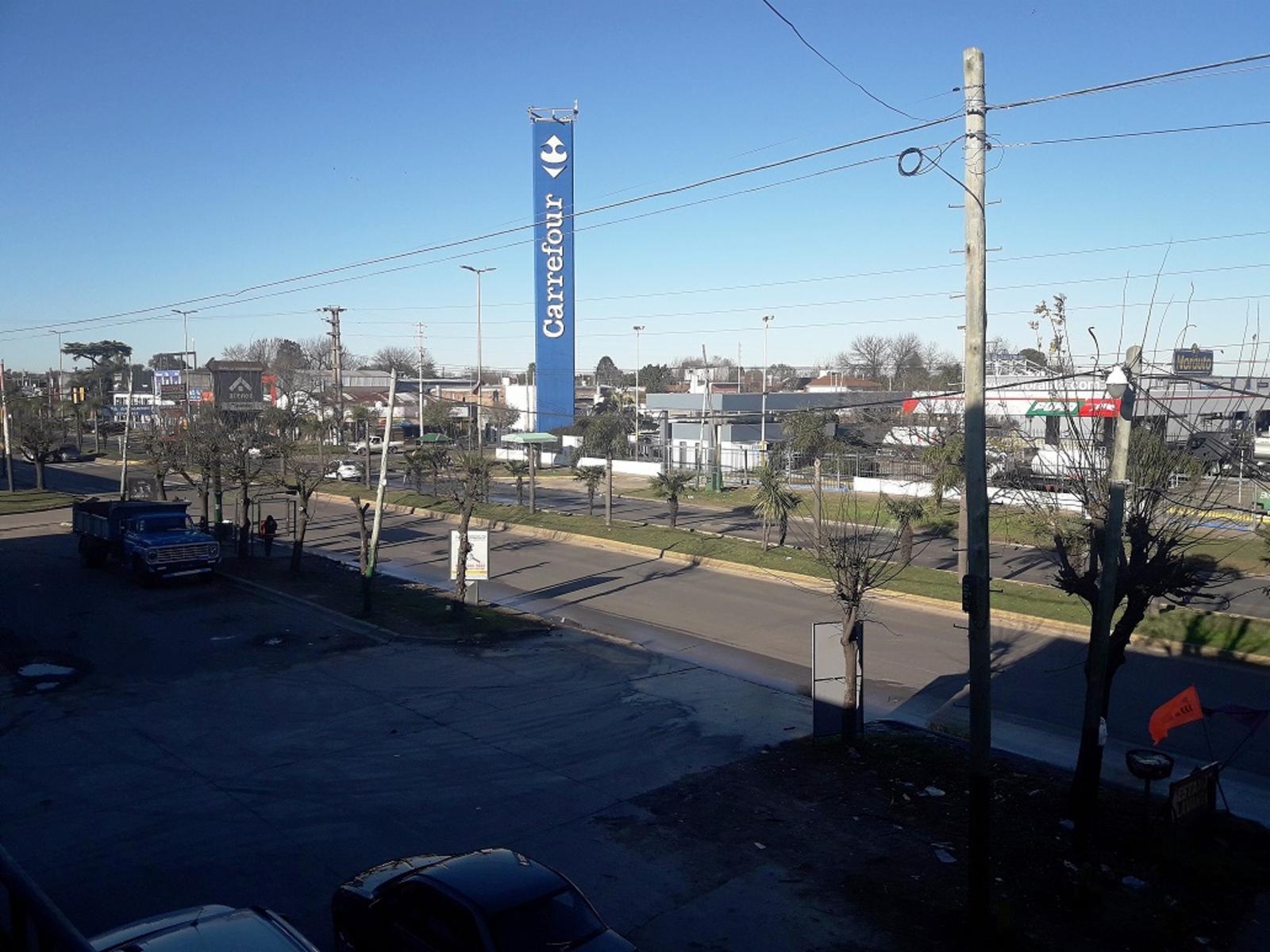 Hipolito irigoyen 13400 · Almirante Brown — foto 11