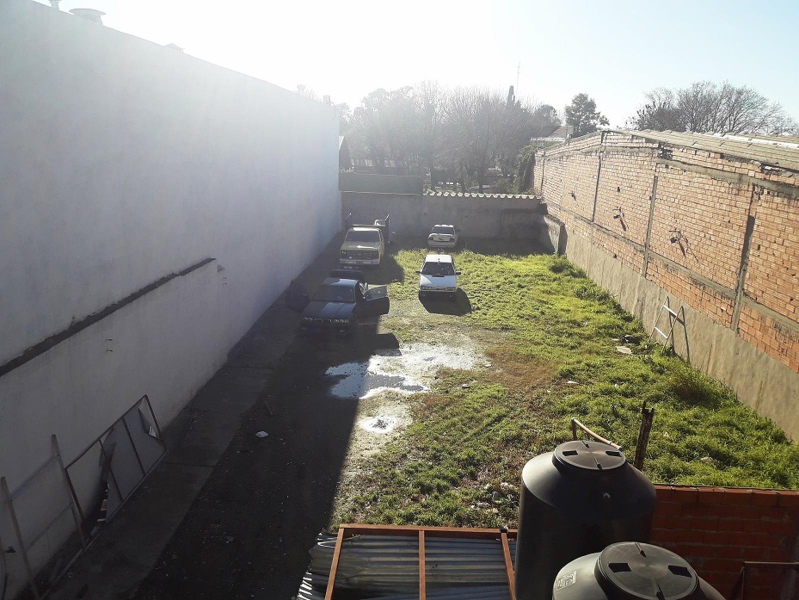 Hipolito irigoyen 13400 · Almirante Brown — foto 10