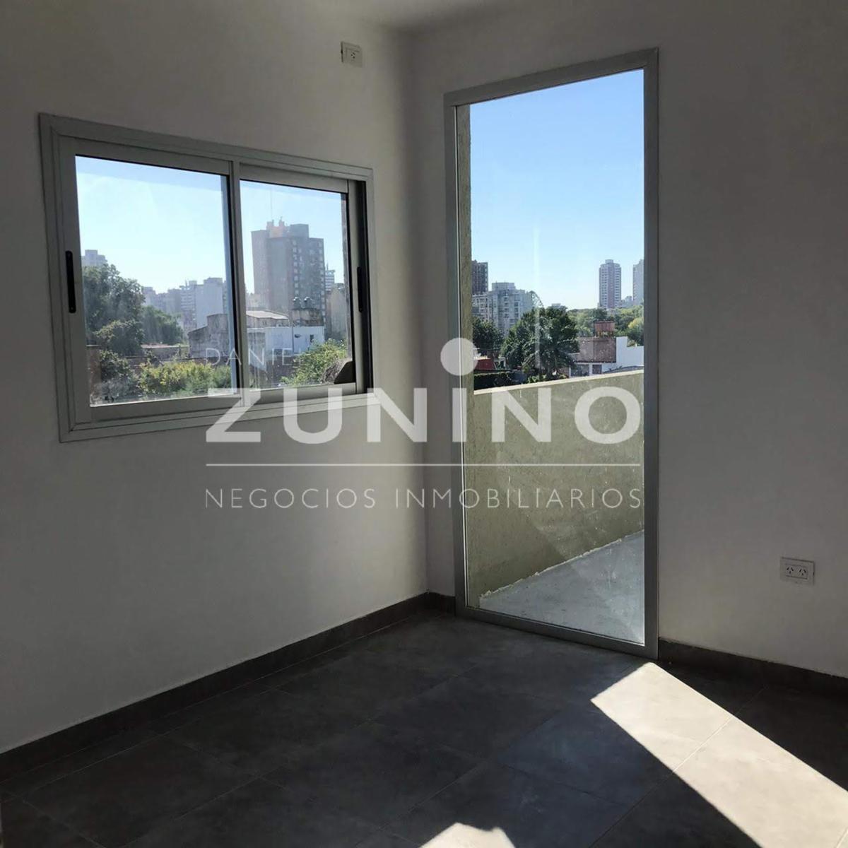 Departamento de tres ambientes a la venta en San Miguel