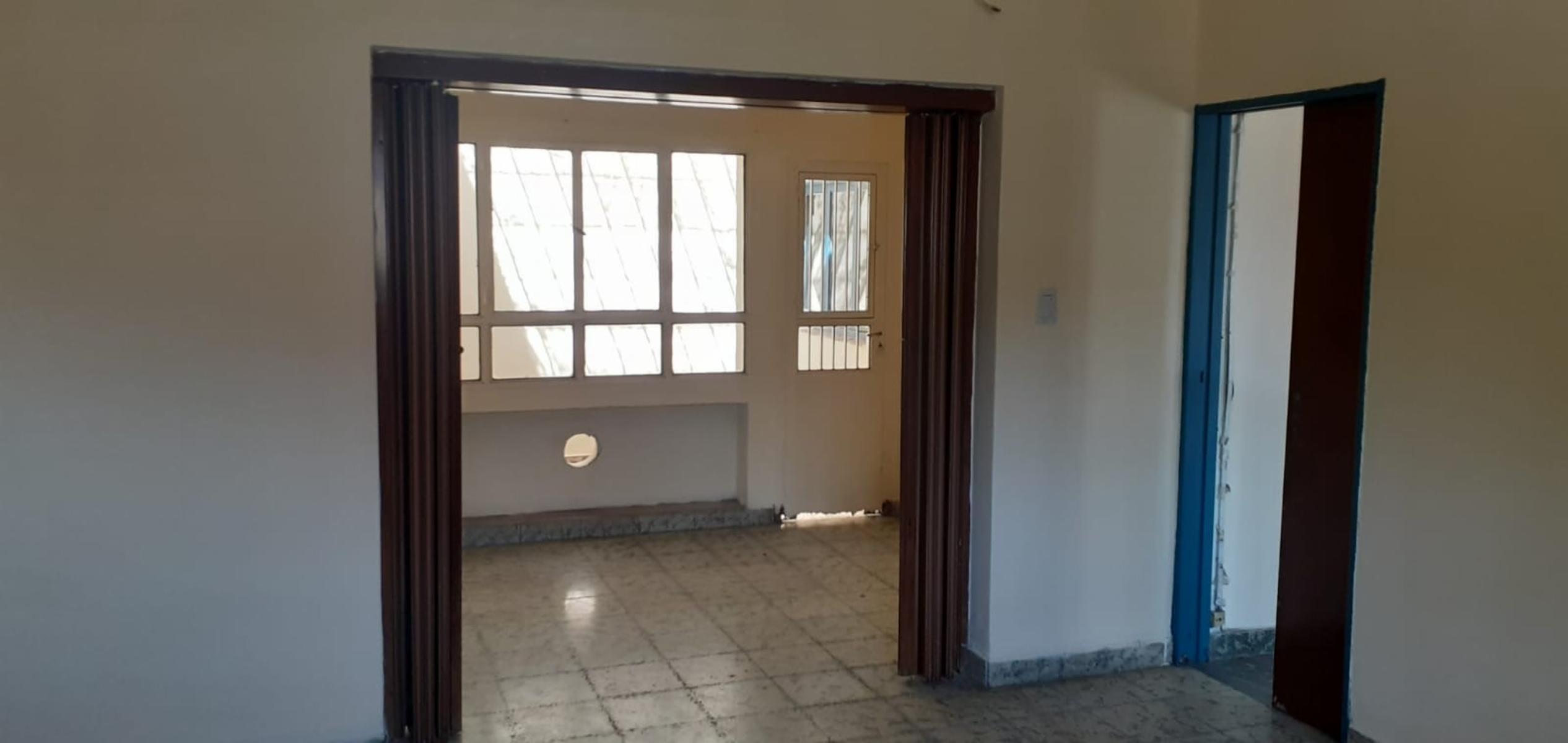 USO COMERCIAL-AV MATE DE LUNA 2.348 · Capital — foto 4