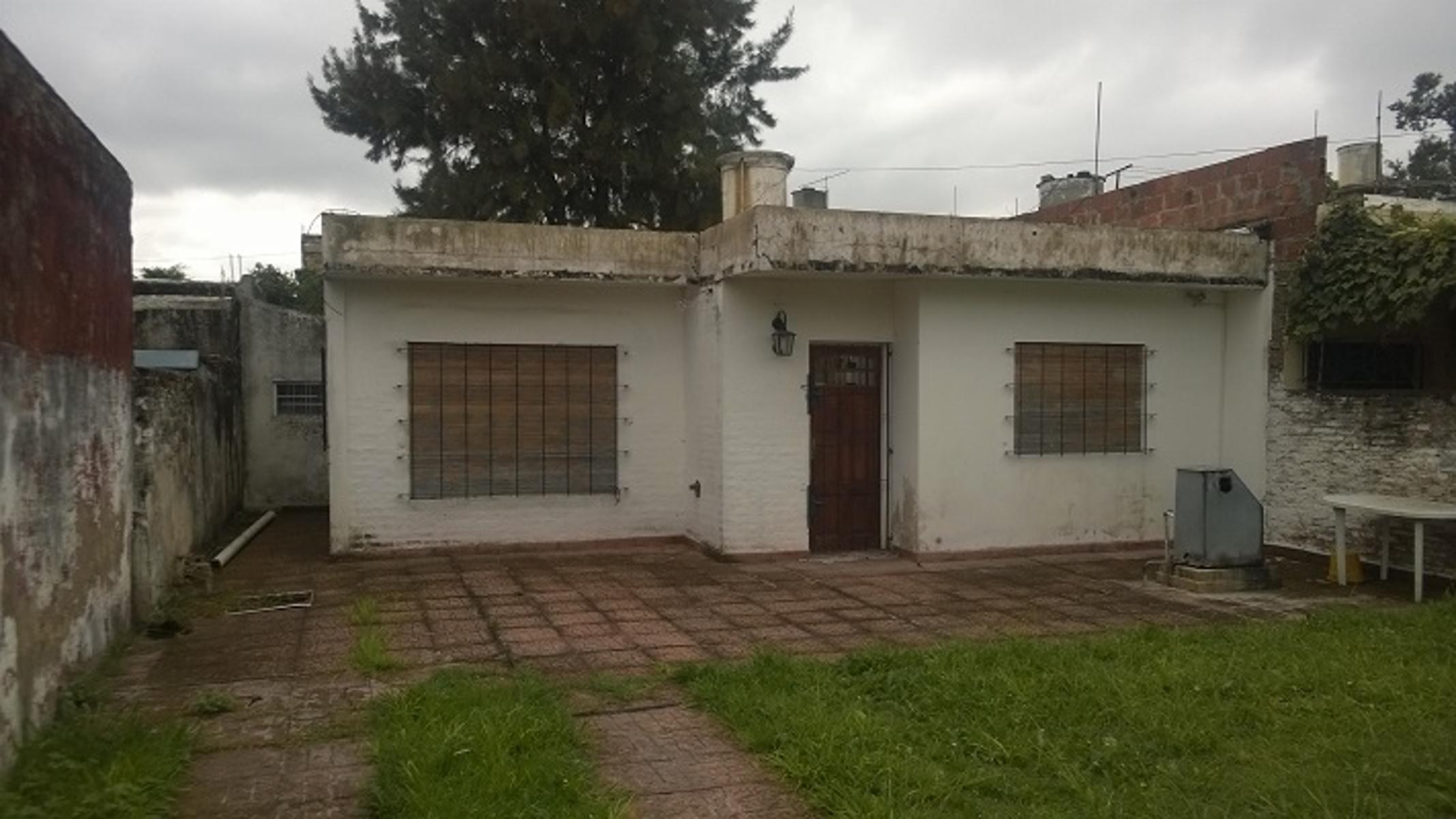 Poeta Risso · Hurlingham — foto 6