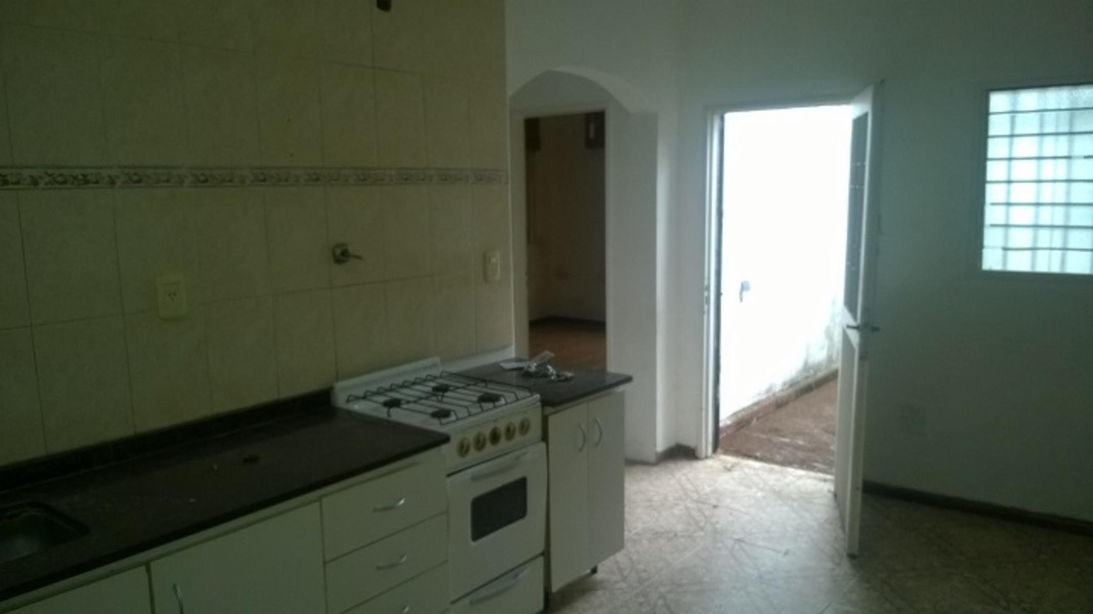 Poeta Risso · Hurlingham — foto 10