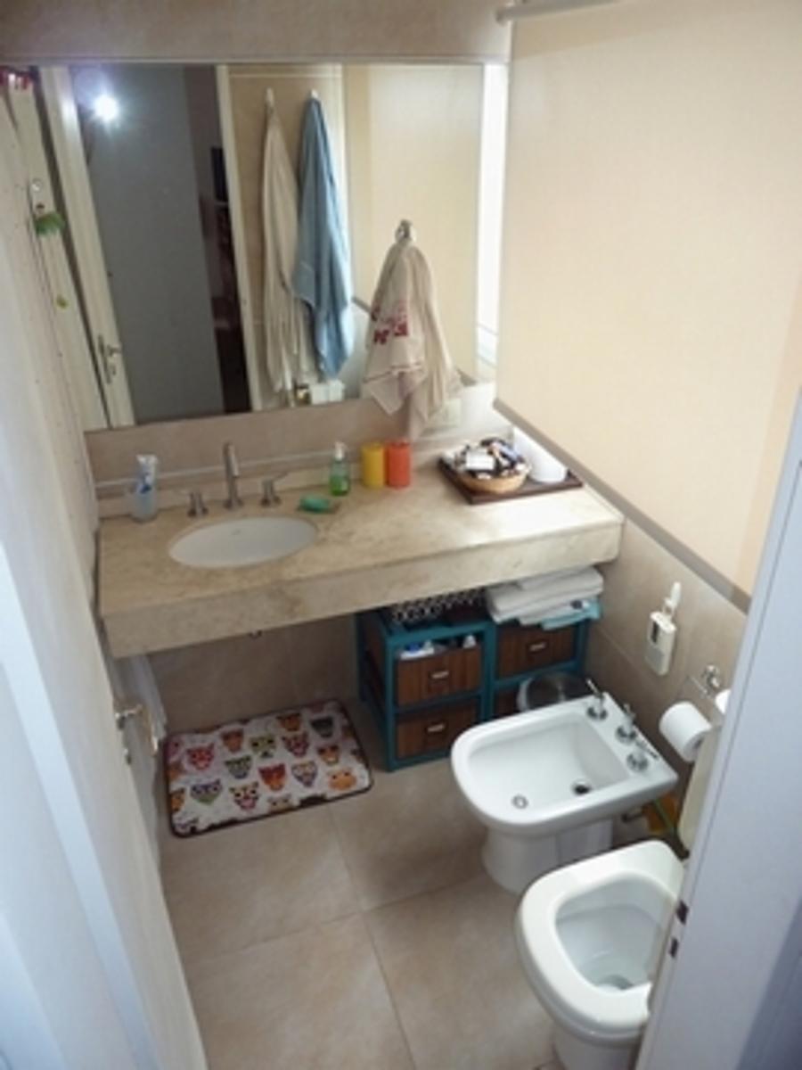 2 Ambientes  65 m2 2 baños con cochera , edf, con Pileta SUM, laundry.  gimnasio, baulera propia//