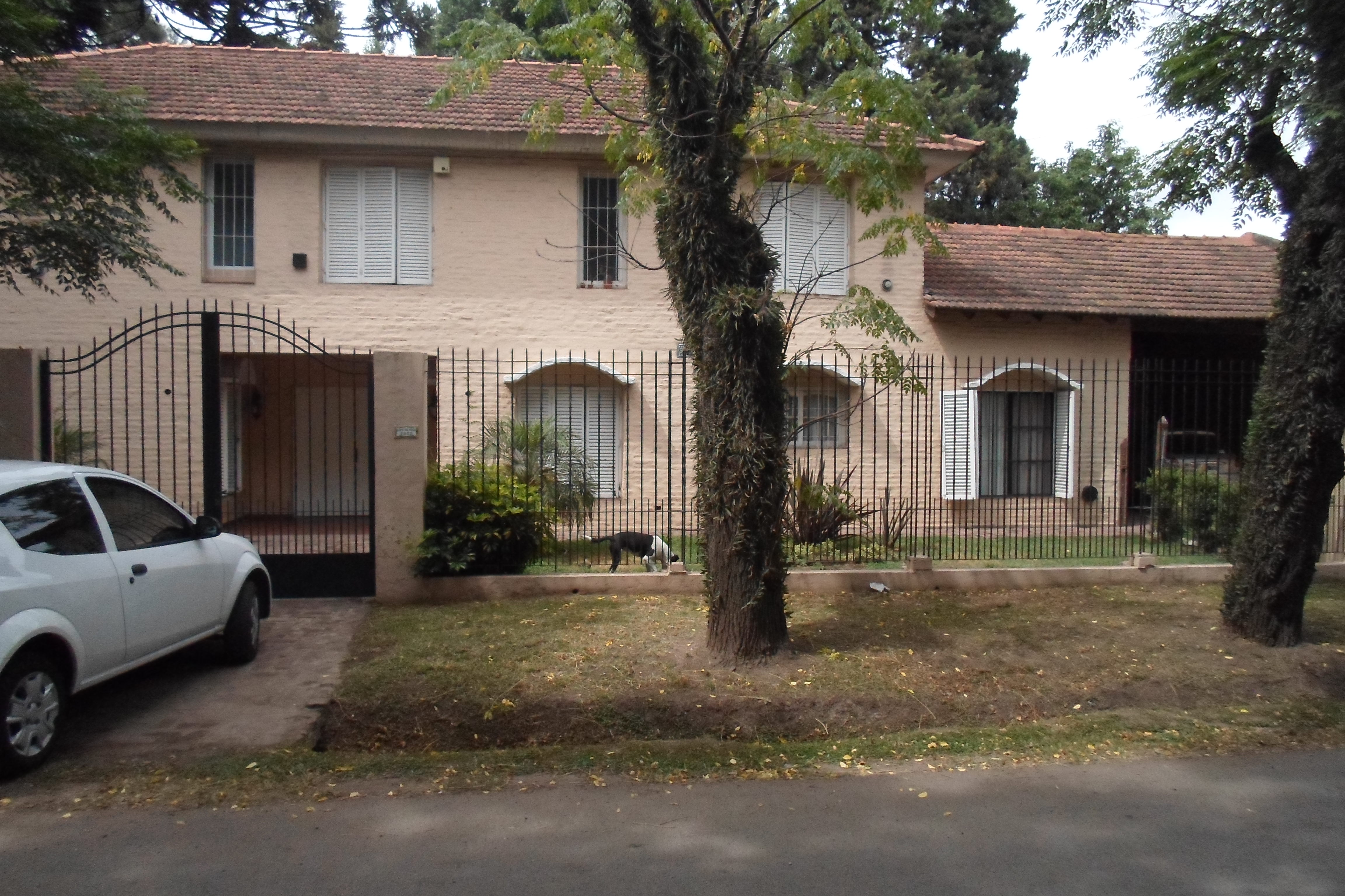 Hermosa Casa en Moreno Sobre Colectora de Acceso Oeste, Consulte